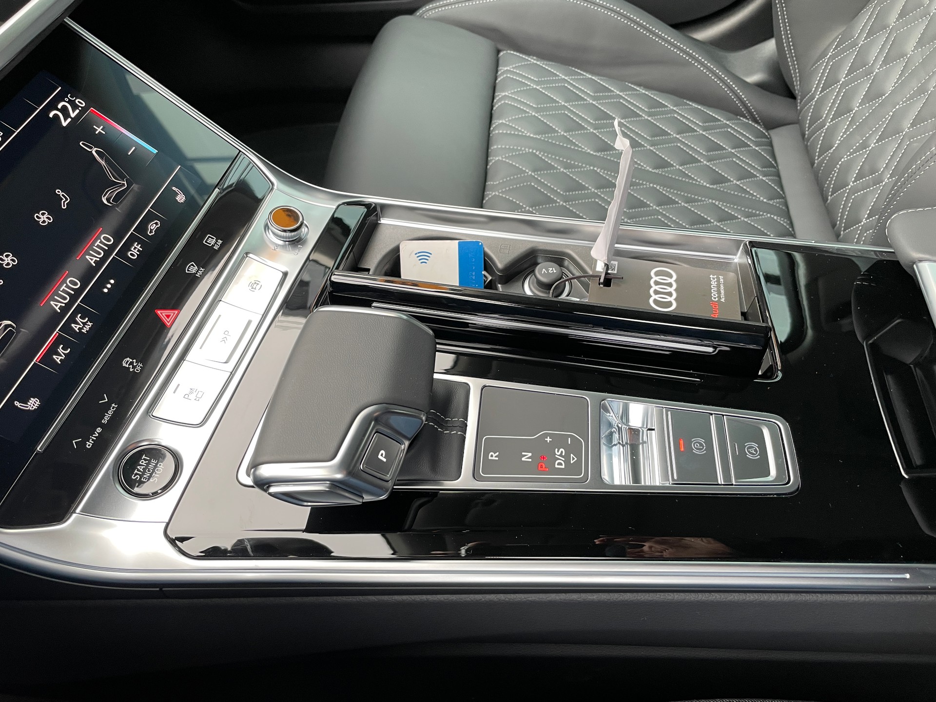 AUDI A6 Avant 55 TFSIe Sport quattro S-tronic-image-21