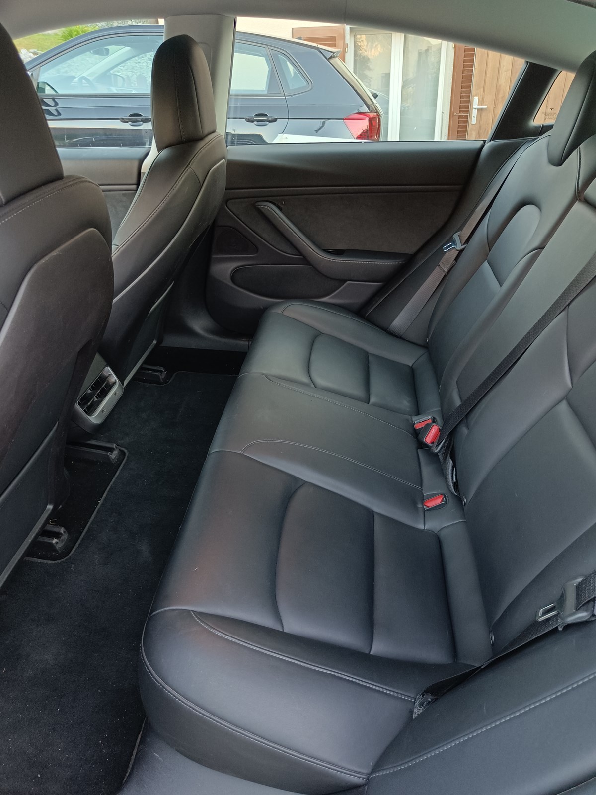 TESLA Model 3 Long Range Dual Motor AWD-image-5