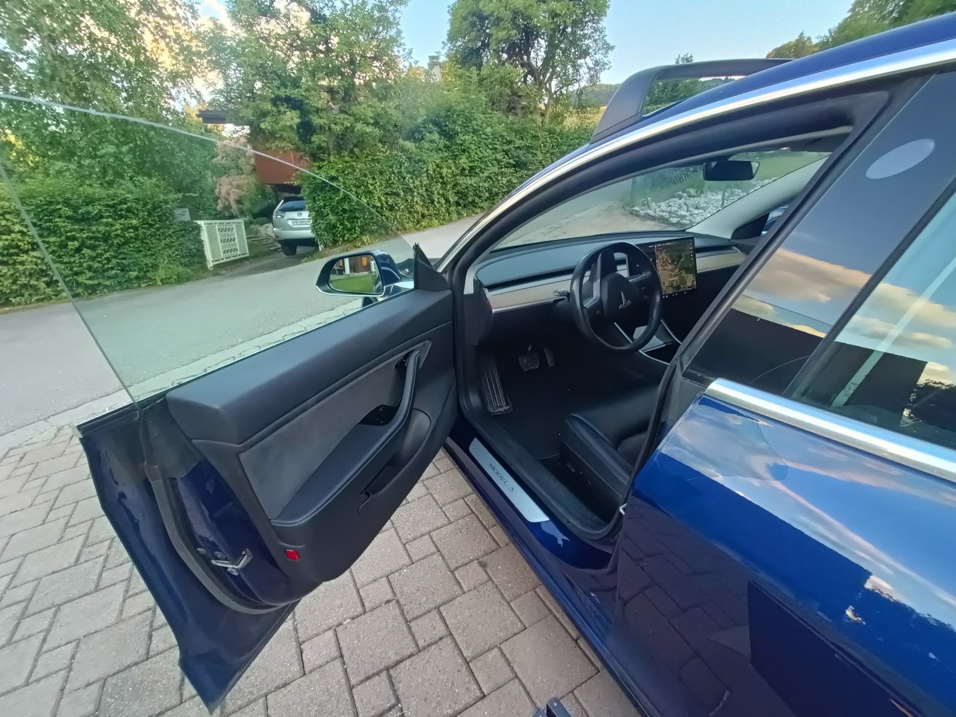 TESLA Model 3 Long Range Dual Motor AWD-image-16