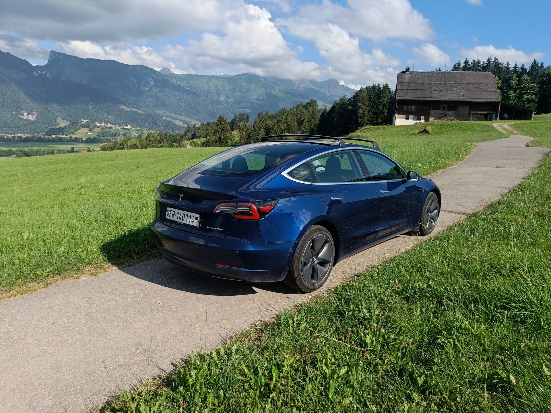 TESLA Model 3 Long Range Dual Motor AWD-image-6