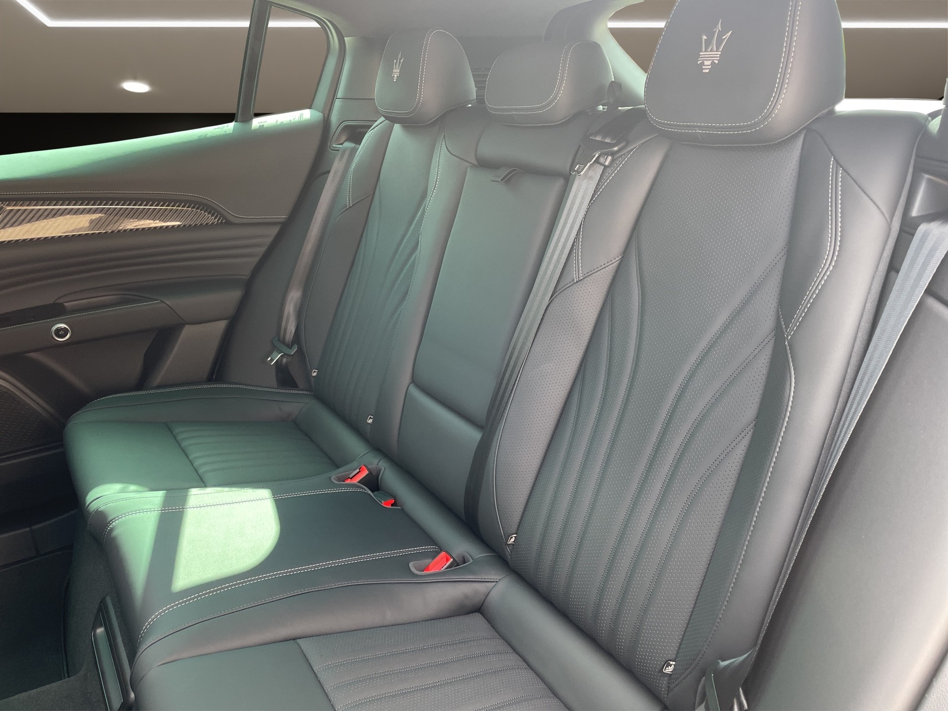 MASERATI Grecale 2.0 Hybrid Modena-image-11