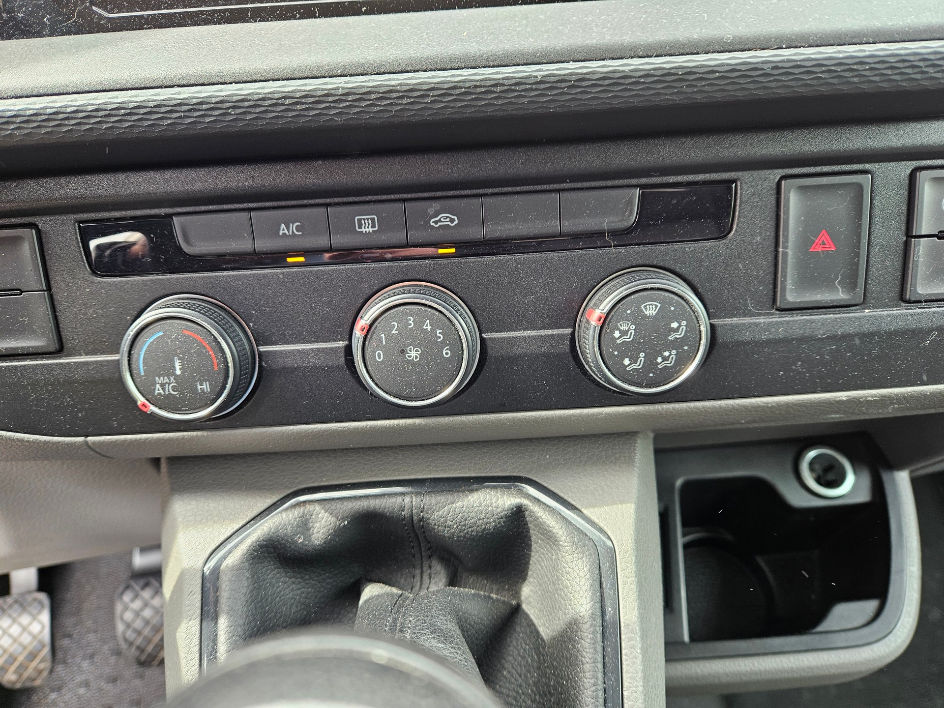 VW T6.1 2.0 TDI 3 SITZE KLIM rechte seite beschàdig flanc droit endommagé FRISCH AB MFK-image-10