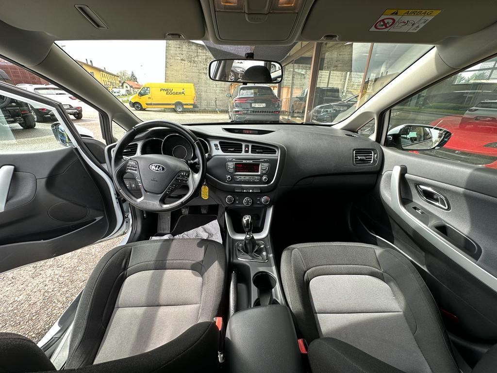 KIA CEED-image-7
