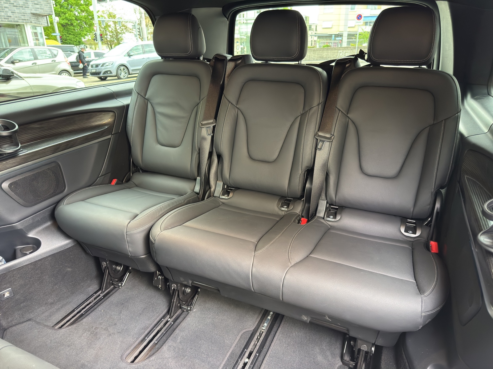 MERCEDES-BENZ V 250 d extralang Avantgarde 4Matic 9G-Tronic-image-27