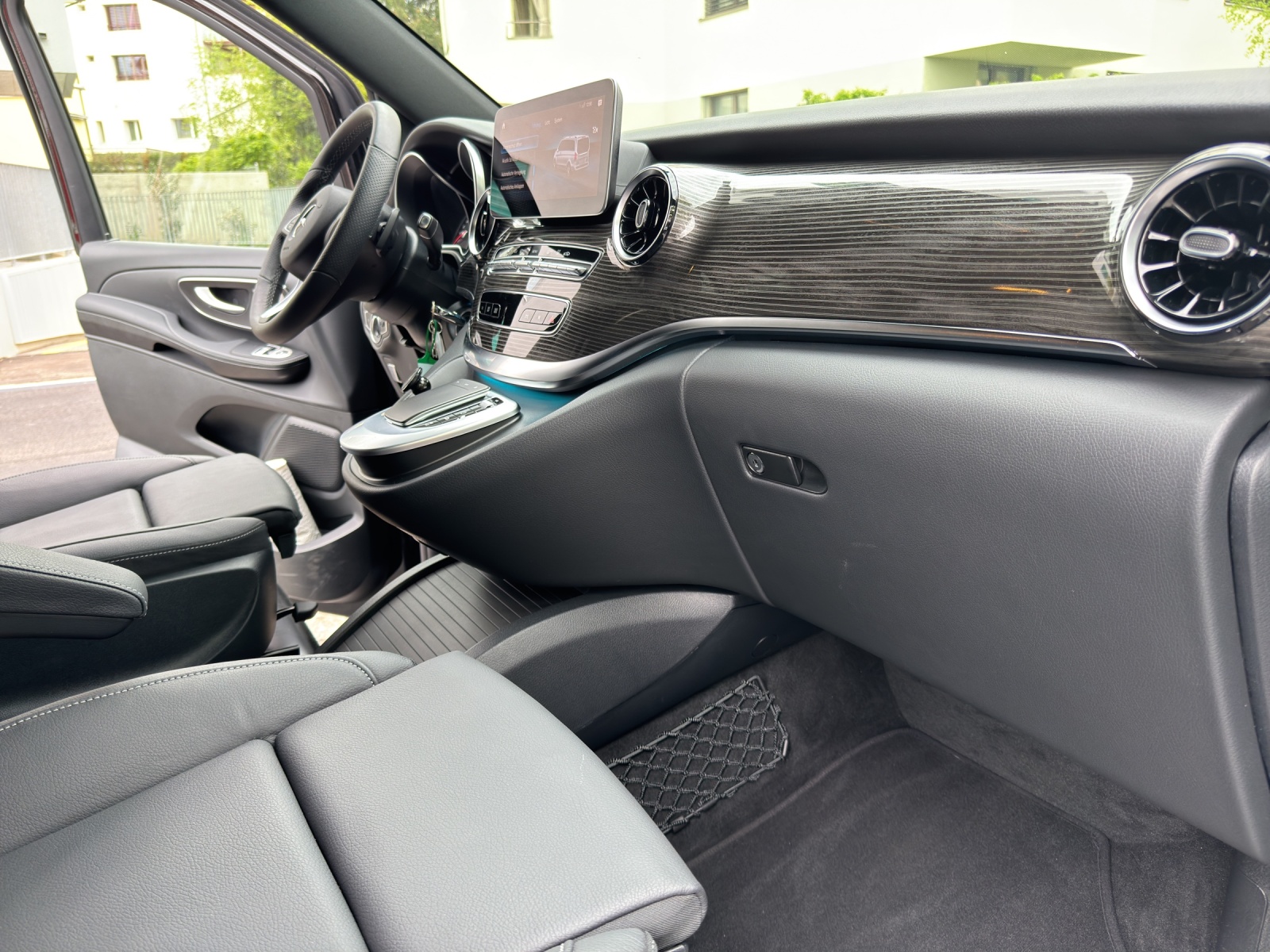 MERCEDES-BENZ V 250 d extralang Avantgarde 4Matic 9G-Tronic-image-12