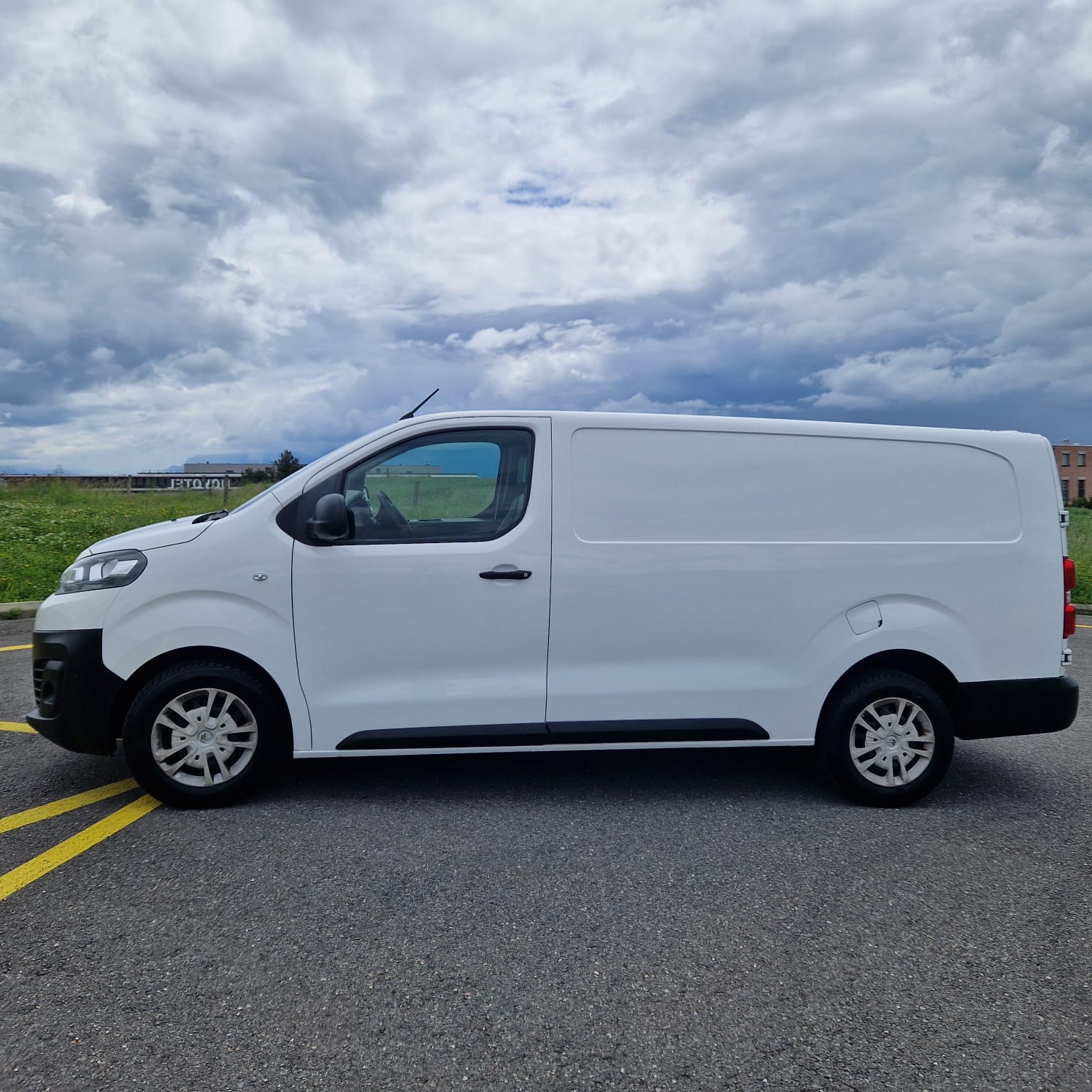 CITROEN Jumpy 2.0 BlueHDi 150 S&S XL Attraction-image-16
