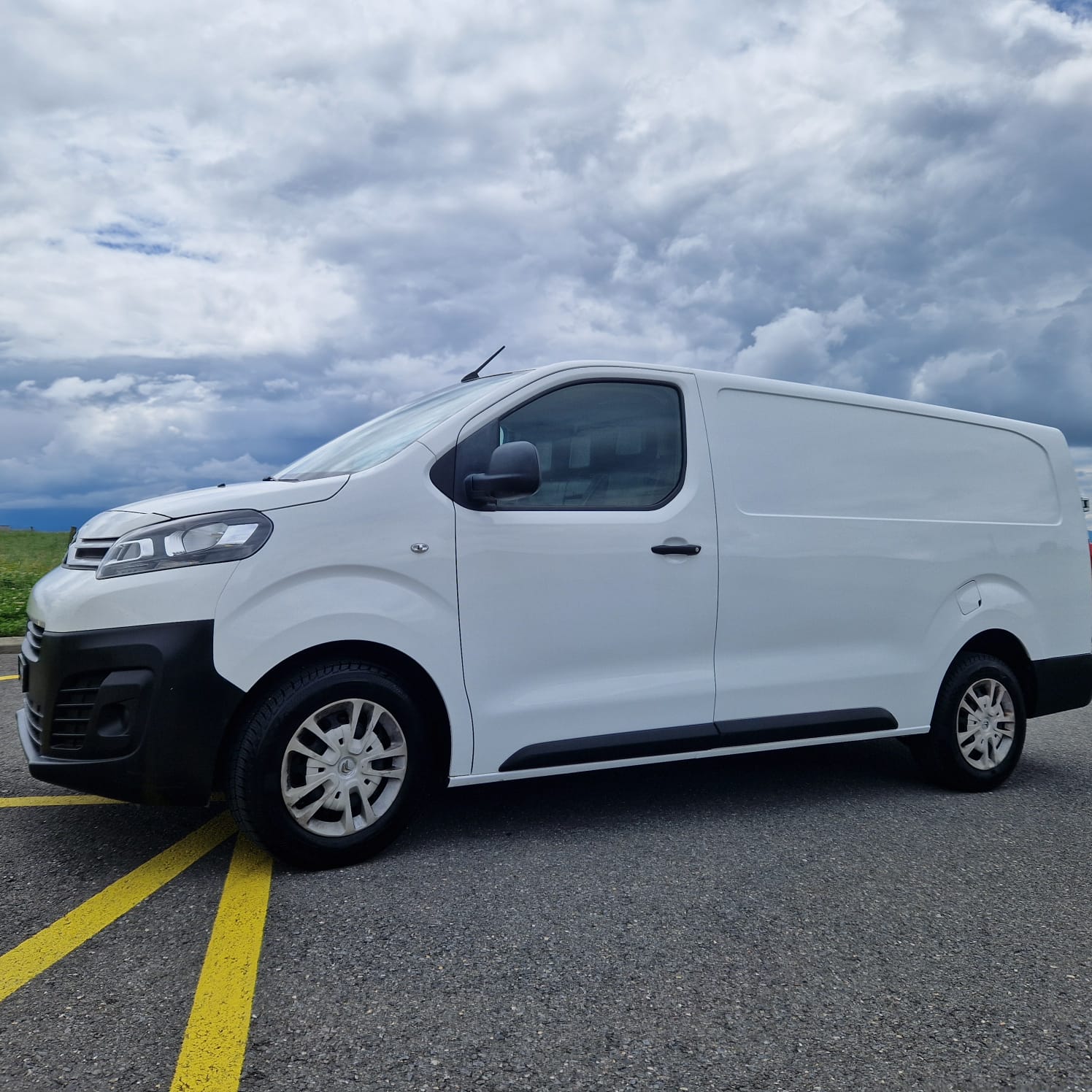CITROEN Jumpy 2.0 BlueHDi 150 S&S XL Attraction-image-4