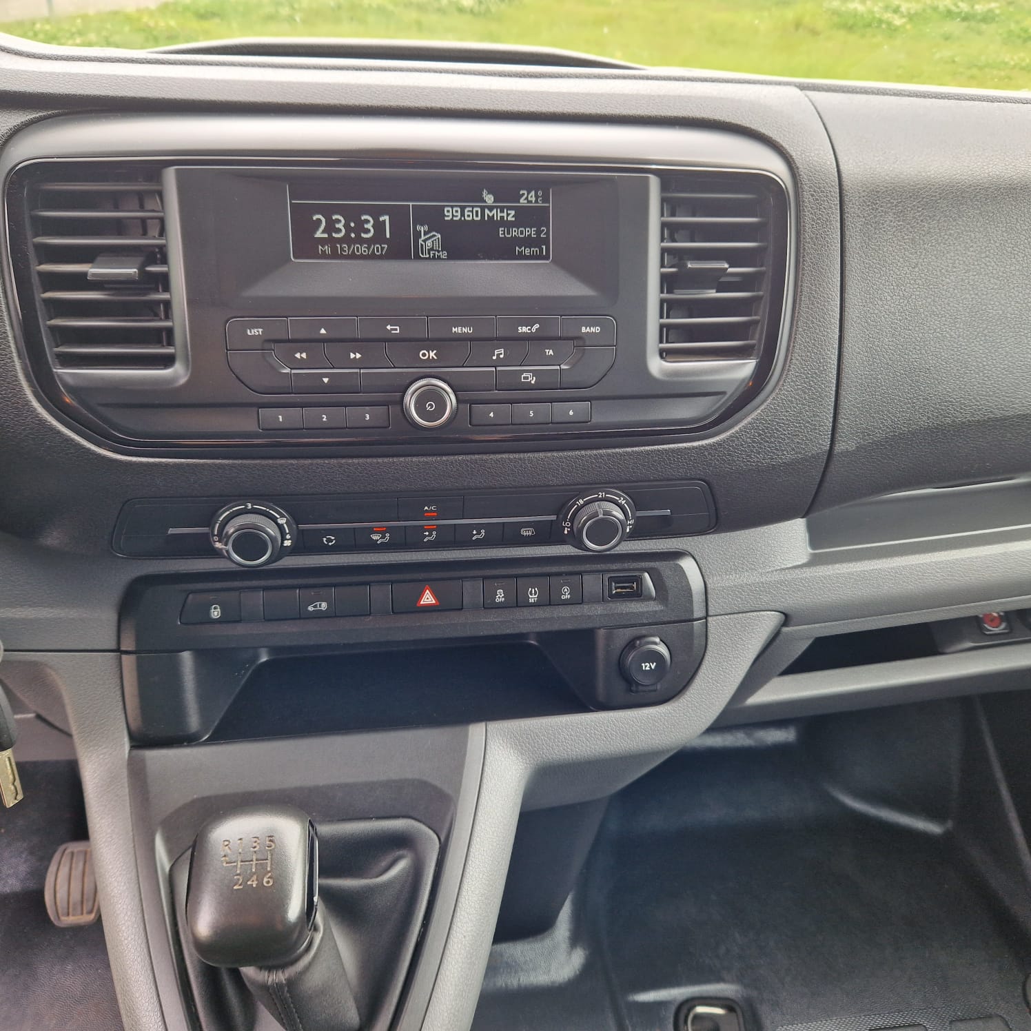 CITROEN Jumpy 2.0 BlueHDi 150 S&S XL Attraction-image-29