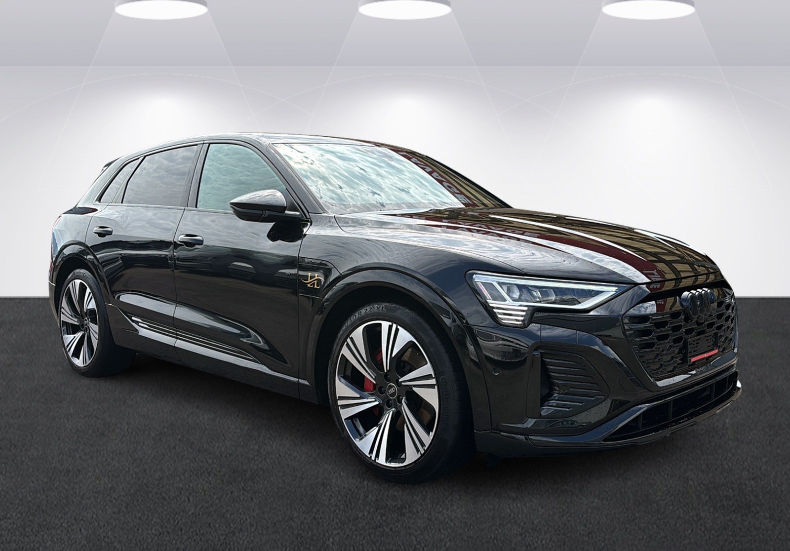 AUDI Q8 55 e-tron Black Edition quattro-image-7