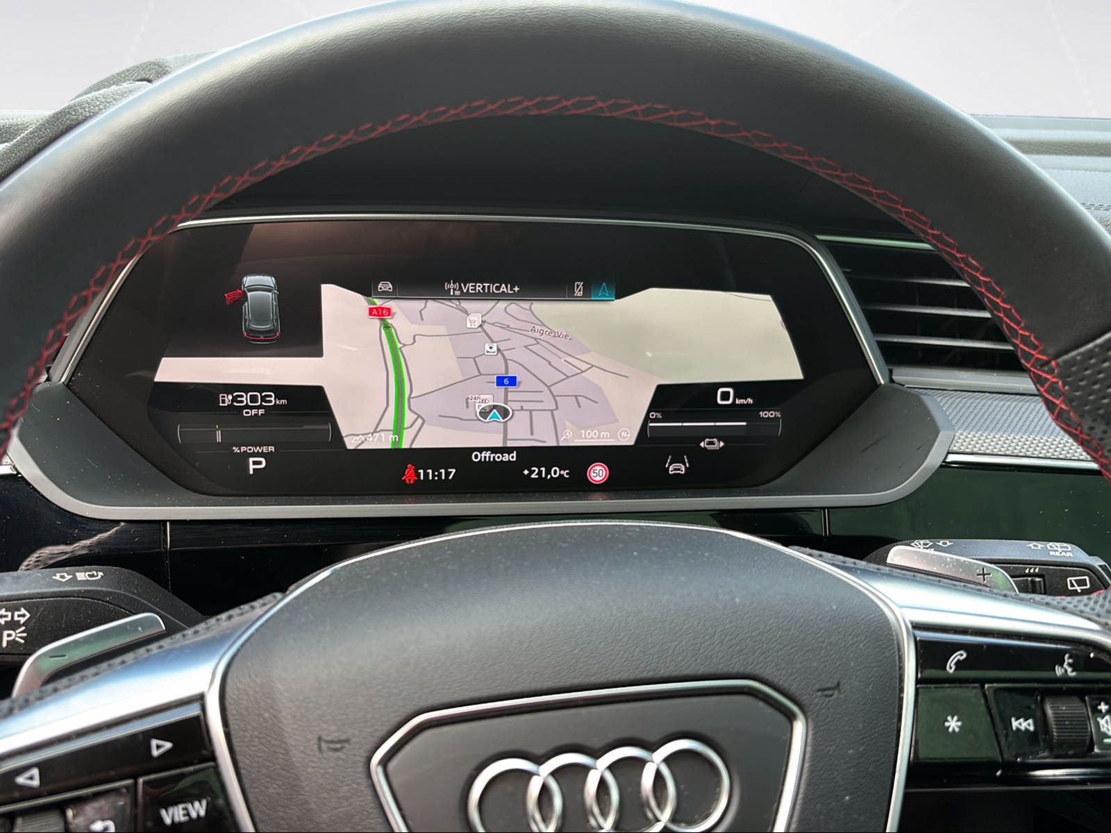 AUDI Q8 55 e-tron Black Edition quattro-image-4
