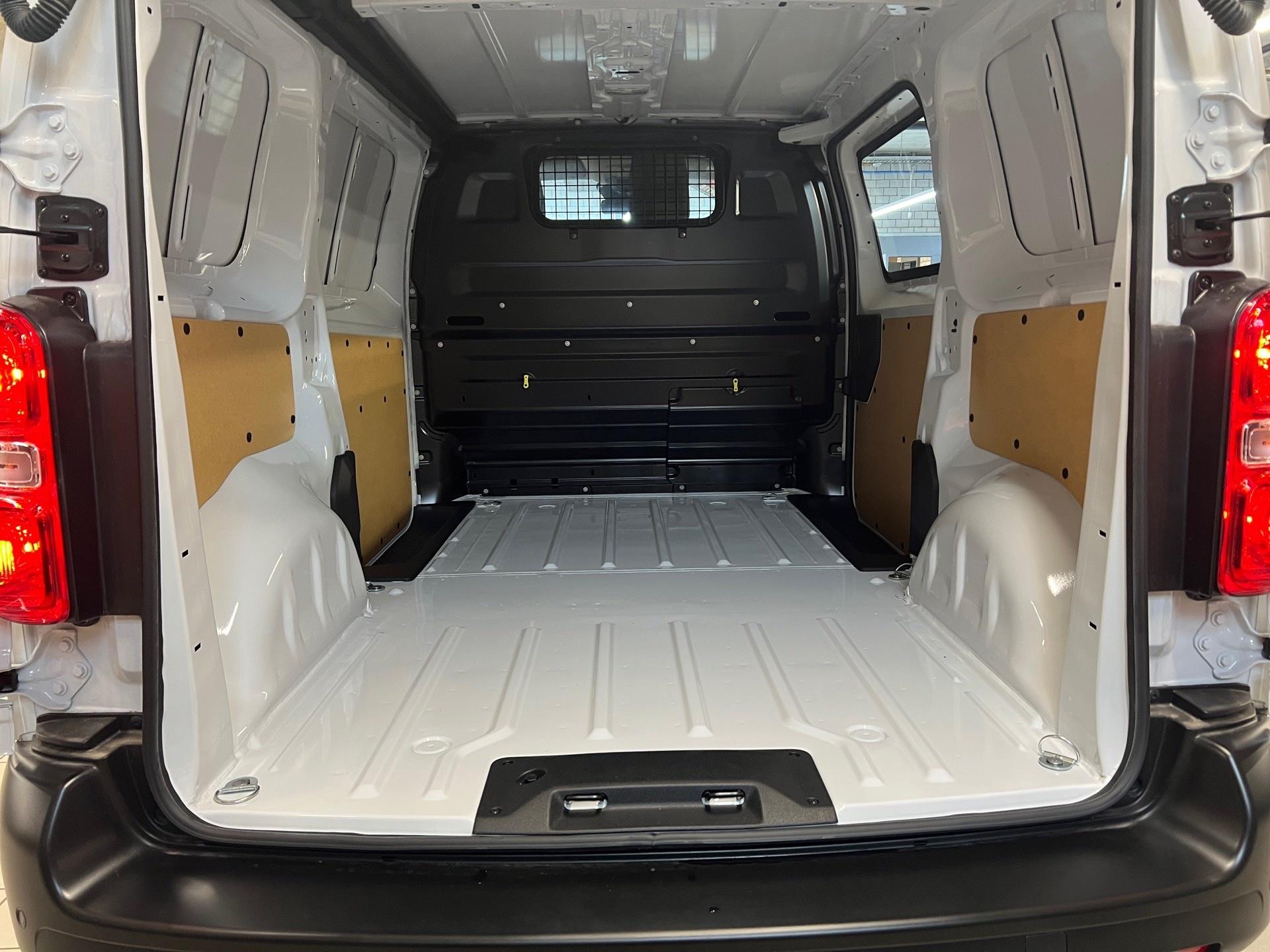 TOYOTA PROACE Van L1 1.5 D Active-image-10