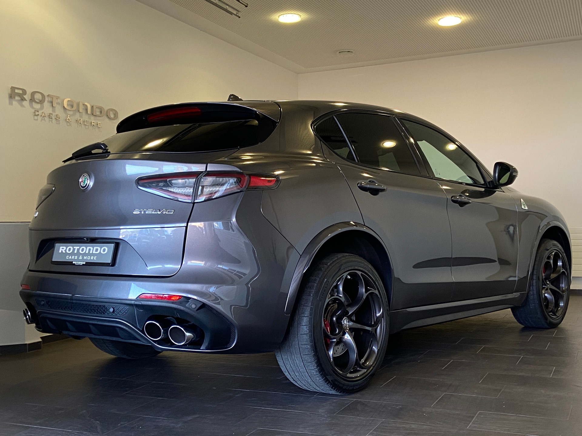 ALFA ROMEO Stelvio 2.9 V6 Quadrifoglio Q4-showroom-element-1