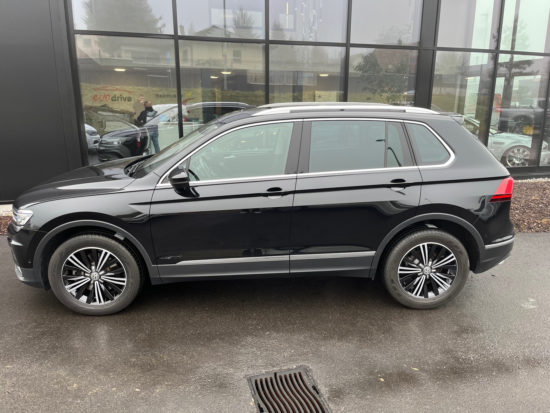 VW Tiguan 2.0TSI Highline 4Motion DSG-image-2