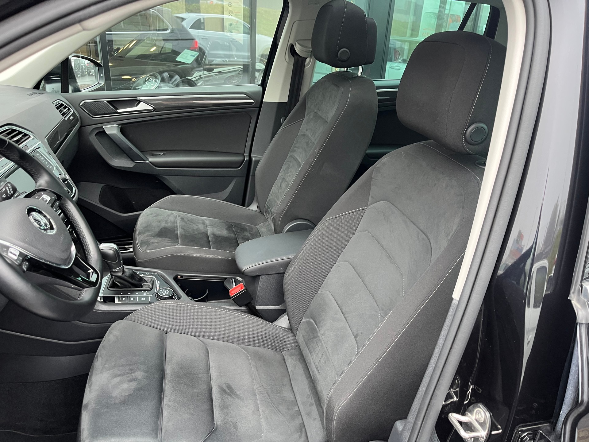 VW Tiguan 2.0TSI Highline 4Motion DSG-image-5