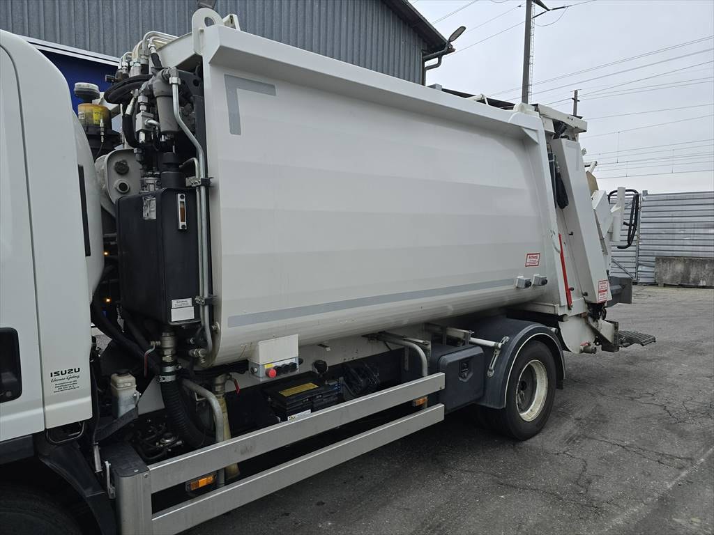 ISUZU NPR 75 - P 75 L-image-14