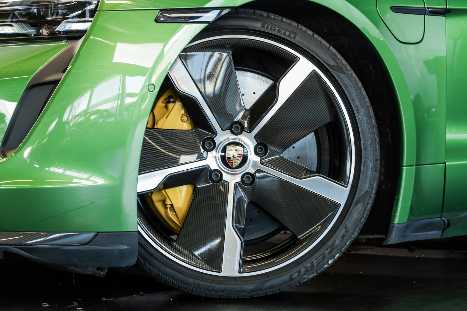 PORSCHE Taycan Turbo S-image-8