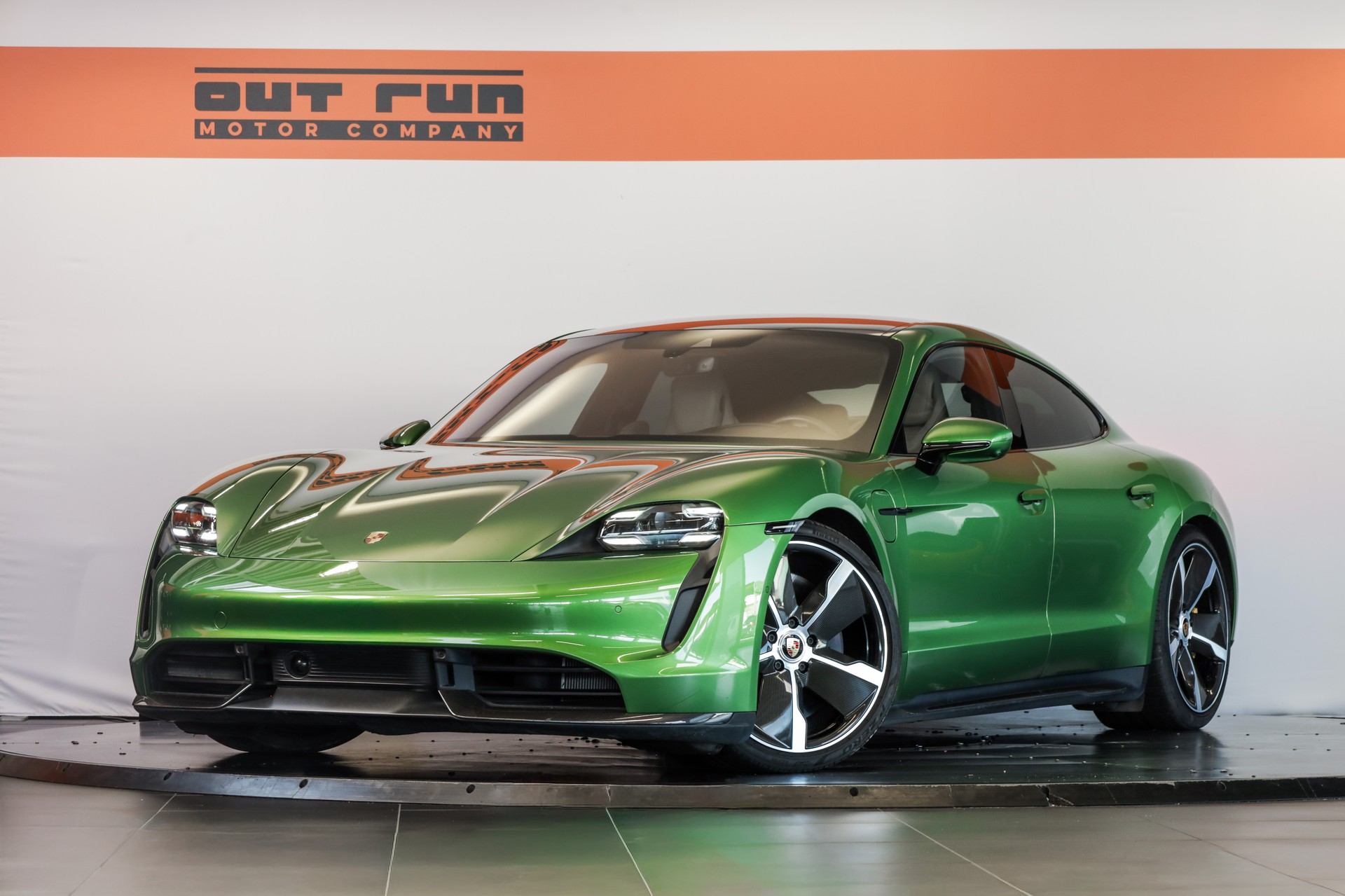 PORSCHE Taycan Turbo S-image-31