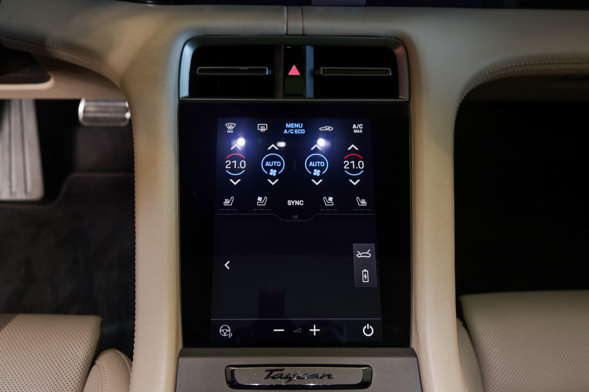 PORSCHE Taycan Turbo S-image-22
