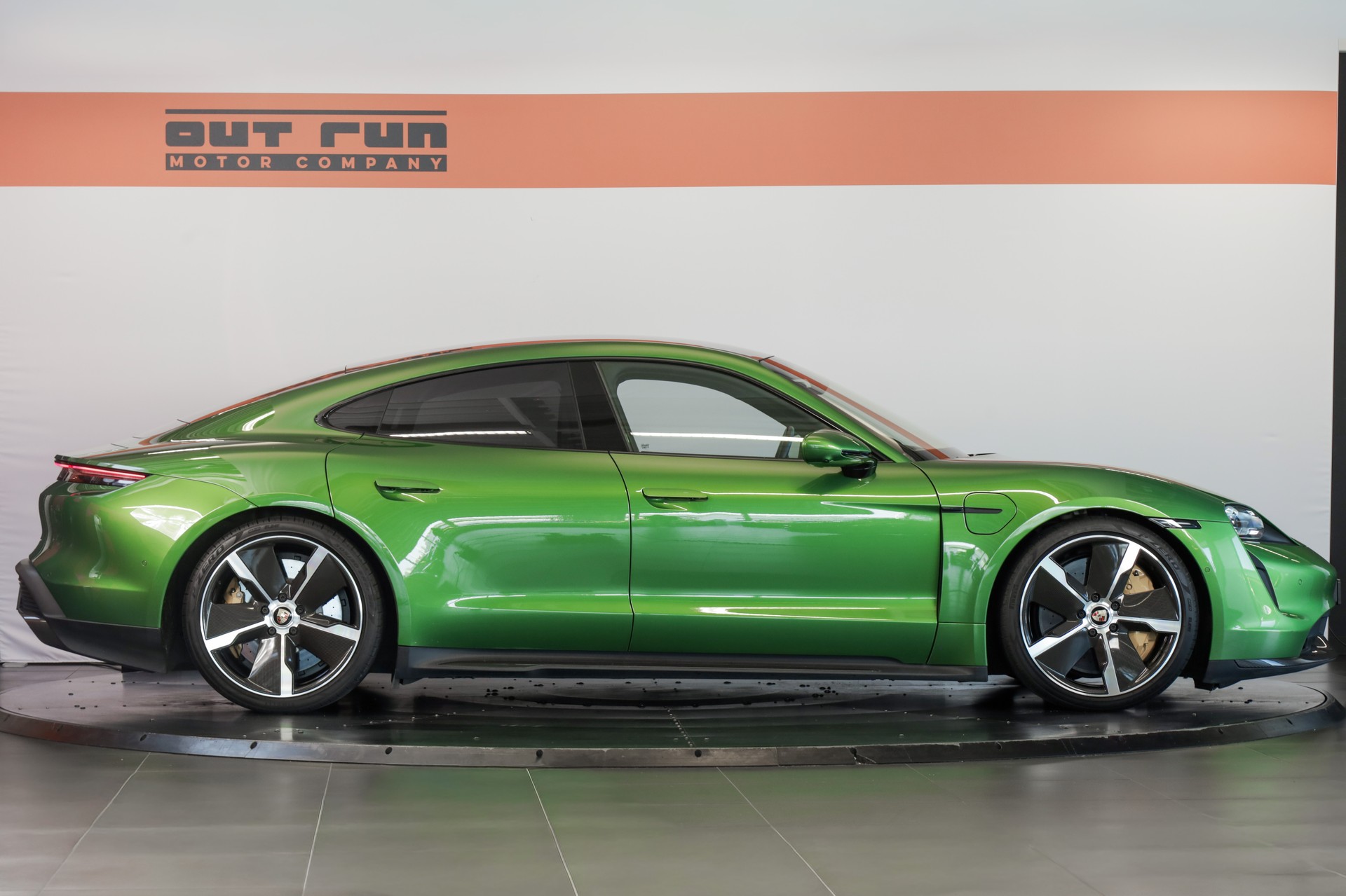 PORSCHE Taycan Turbo S-image-5
