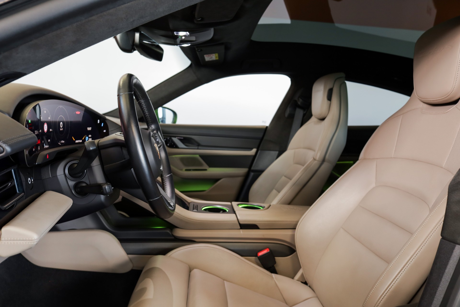 PORSCHE Taycan Turbo S-image-10