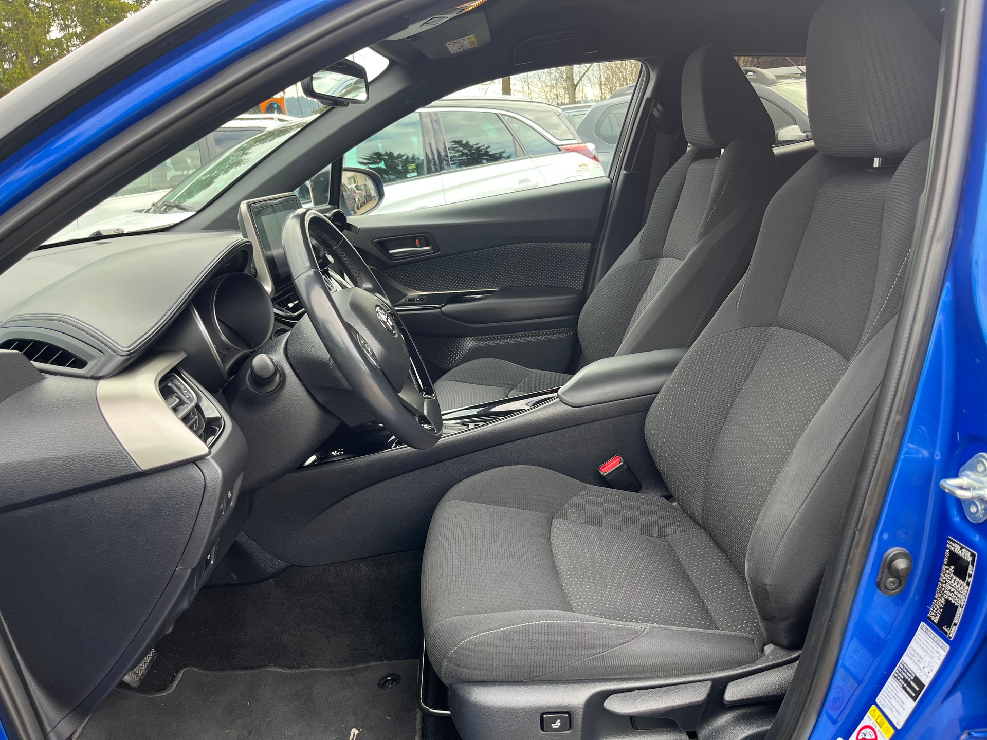 TOYOTA C-HR 1.2 Turbo Trend 4WD Multidrive S-image-9