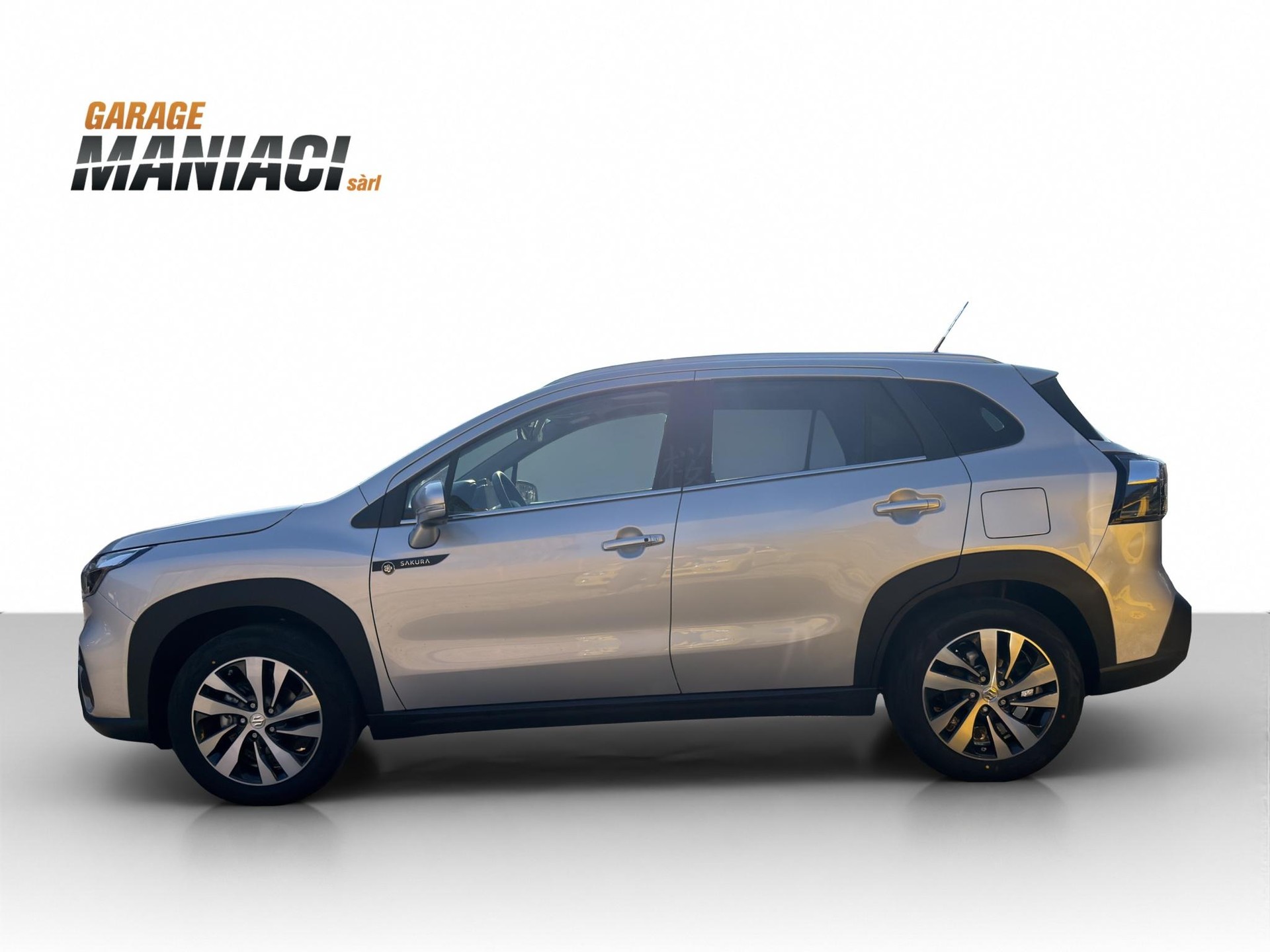 SUZUKI S-Cross 1.4 T Sakura Top Hybrid 4x4-image-3