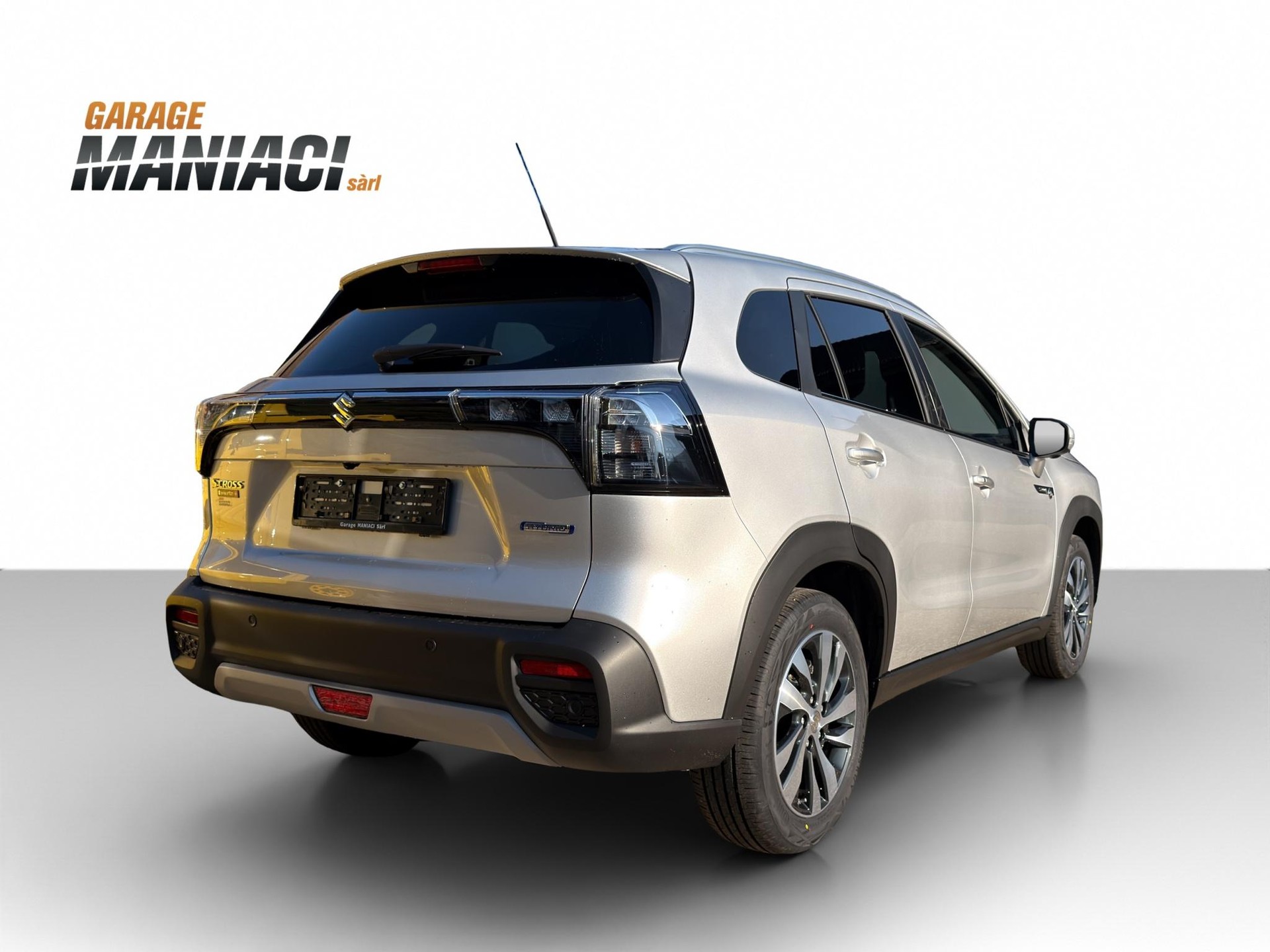 SUZUKI S-Cross 1.4 T Sakura Top Hybrid 4x4-image-8
