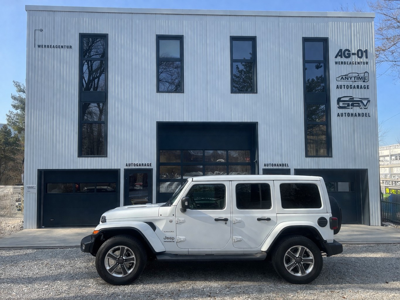 JEEP Wrangler 2.0 Unlimited Sahara Automatic-image-2