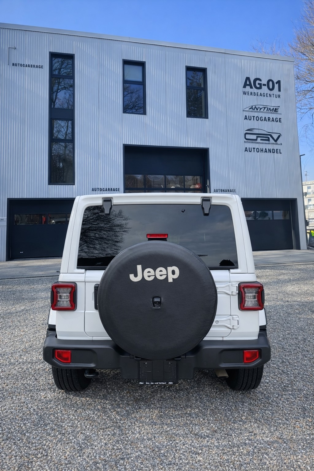 JEEP Wrangler 2.0 Unlimited Sahara Automatic-image-4