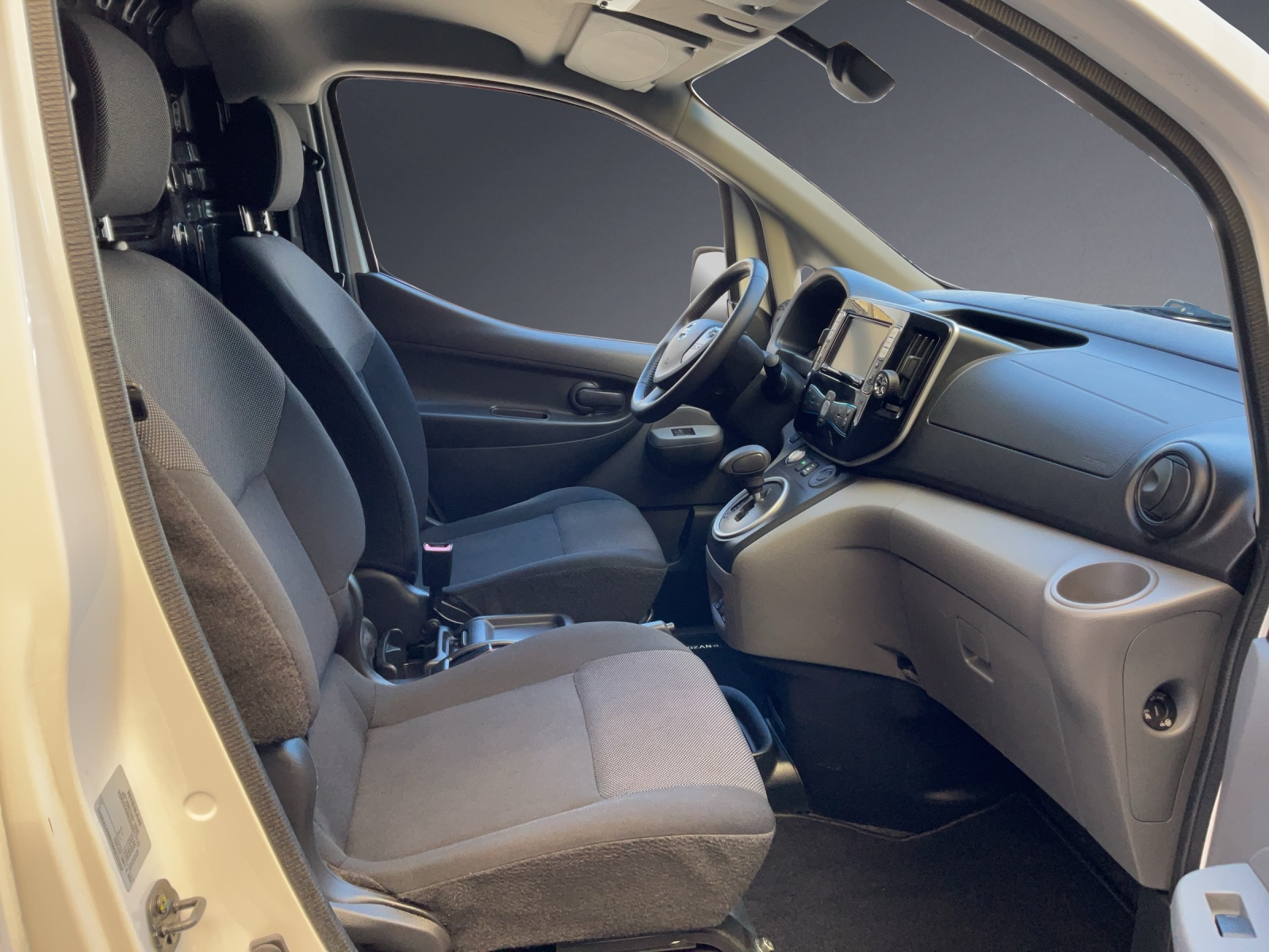 NISSAN e-NV200 Prem. inkl. batt.-image-7