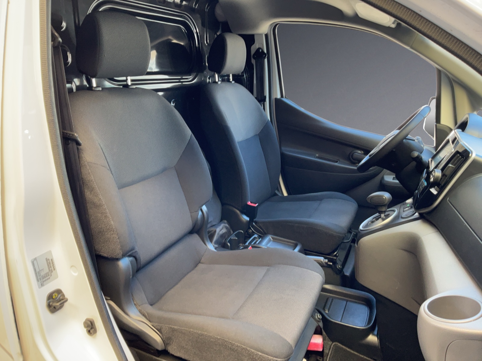NISSAN e-NV200 Prem. inkl. batt.-image-11