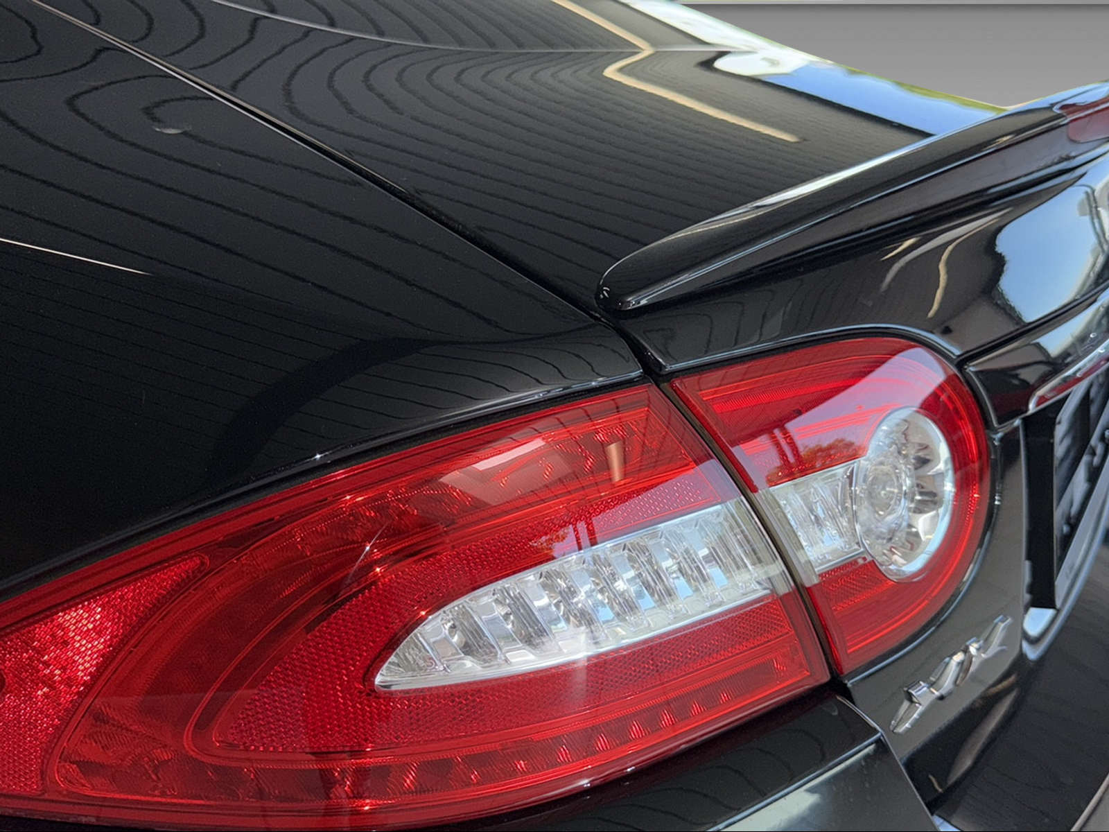 JAGUAR XK Coupé 5.0 V8-image-6