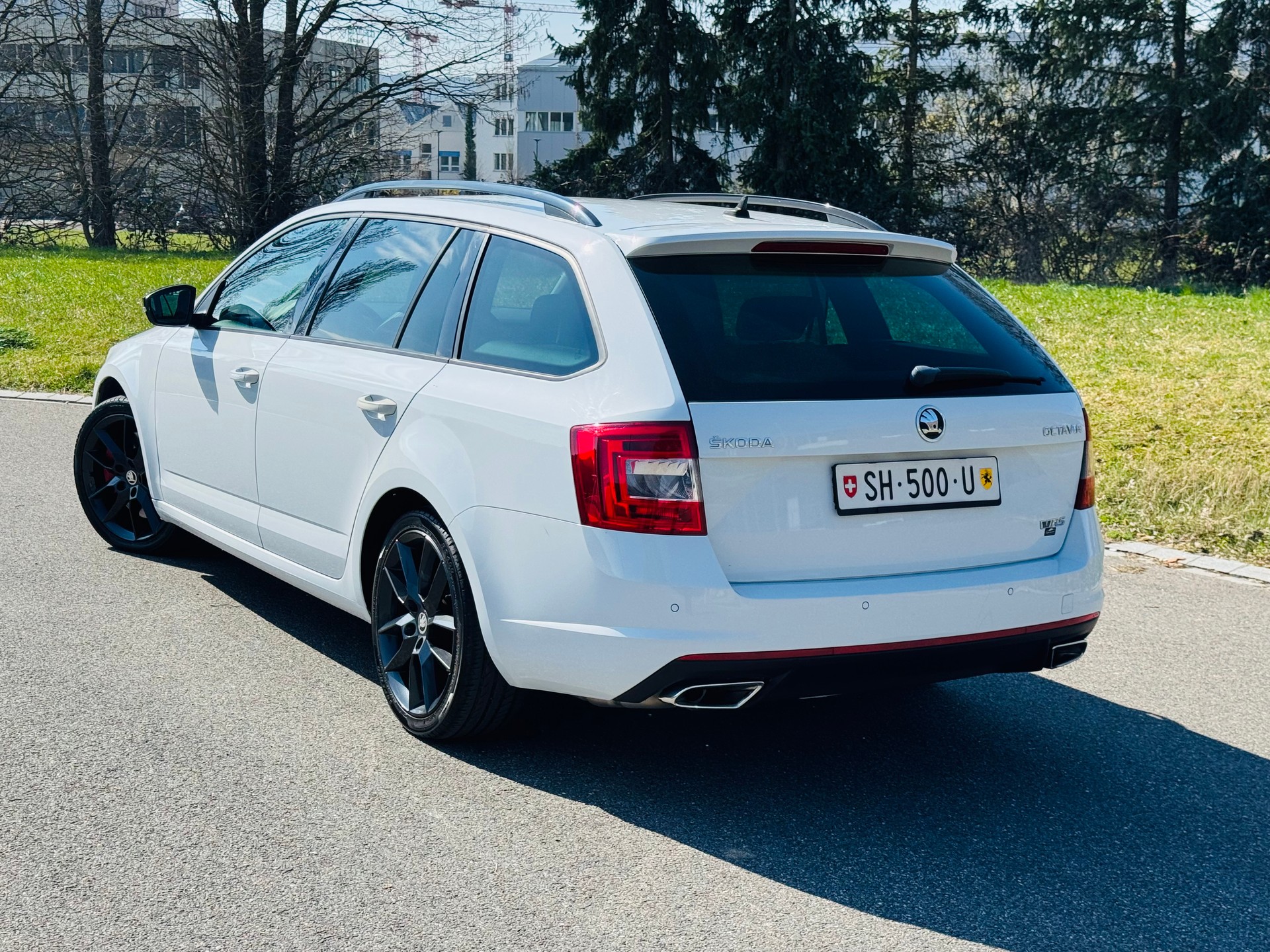 SKODA Octavia Combi 2.0 TSI RS DSG-image-3