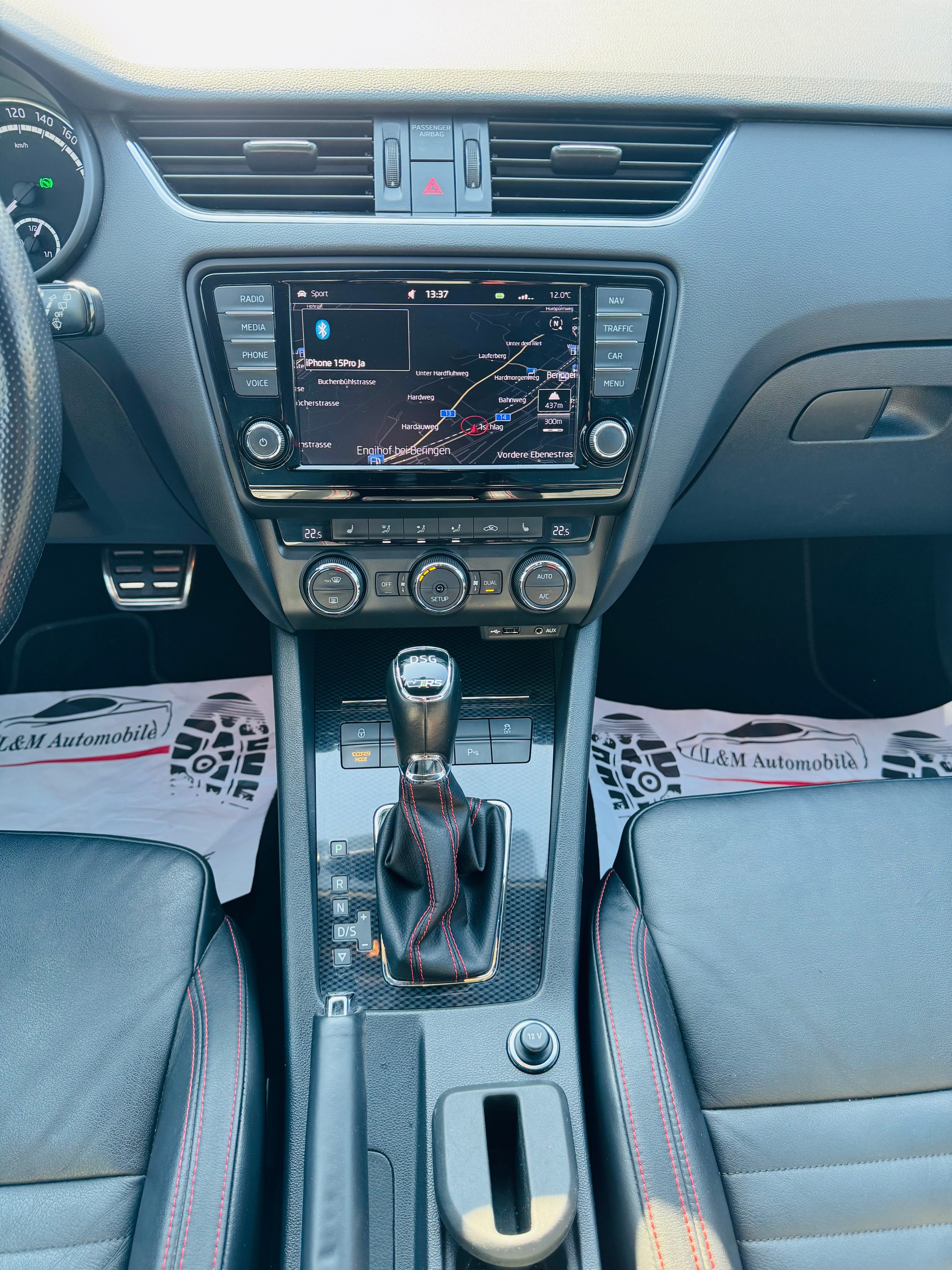 SKODA Octavia Combi 2.0 TSI RS DSG-image-9