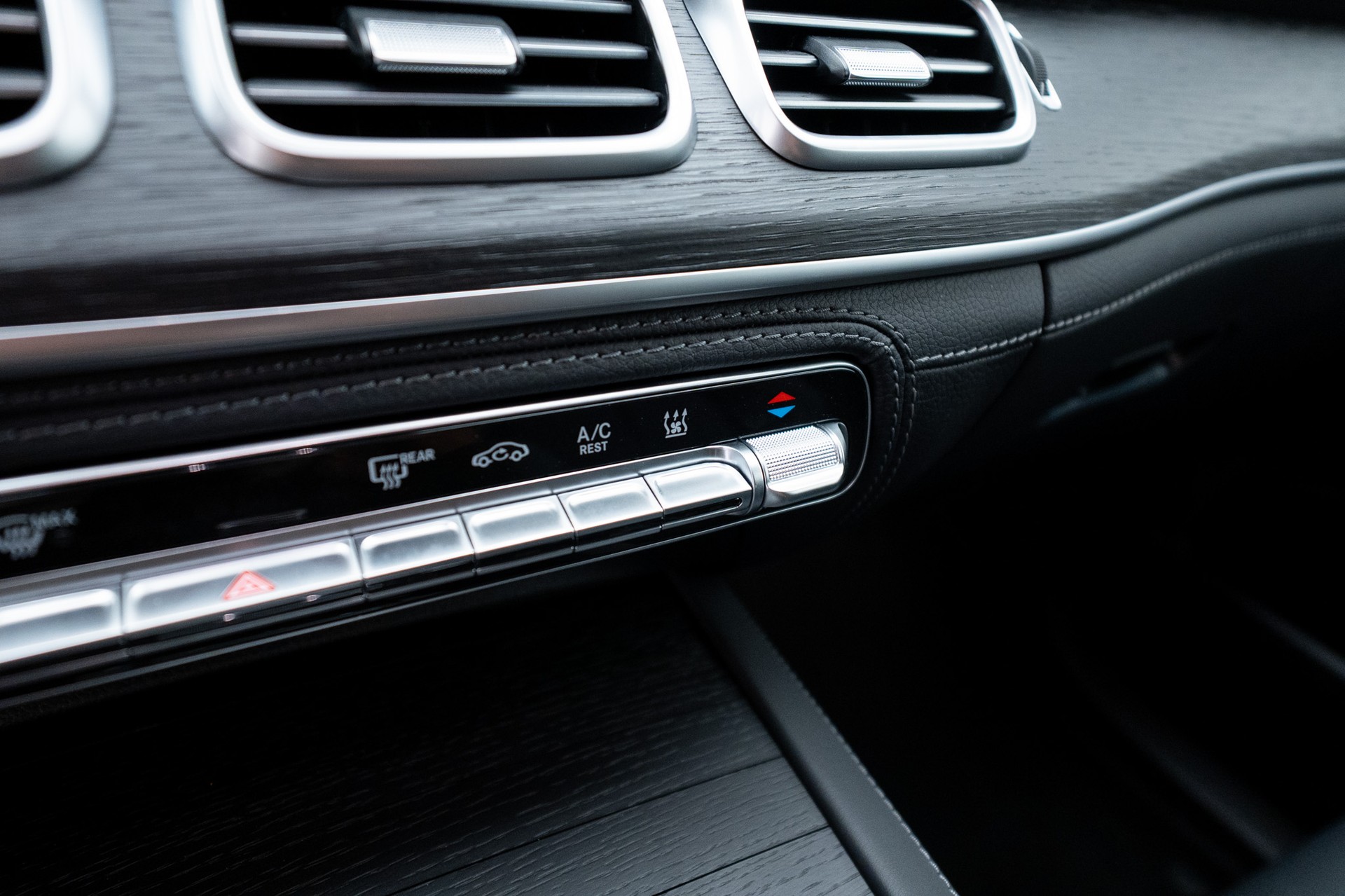 MERCEDES-BENZ GLS 450 d 4Matic 9G-Tronic-image-10