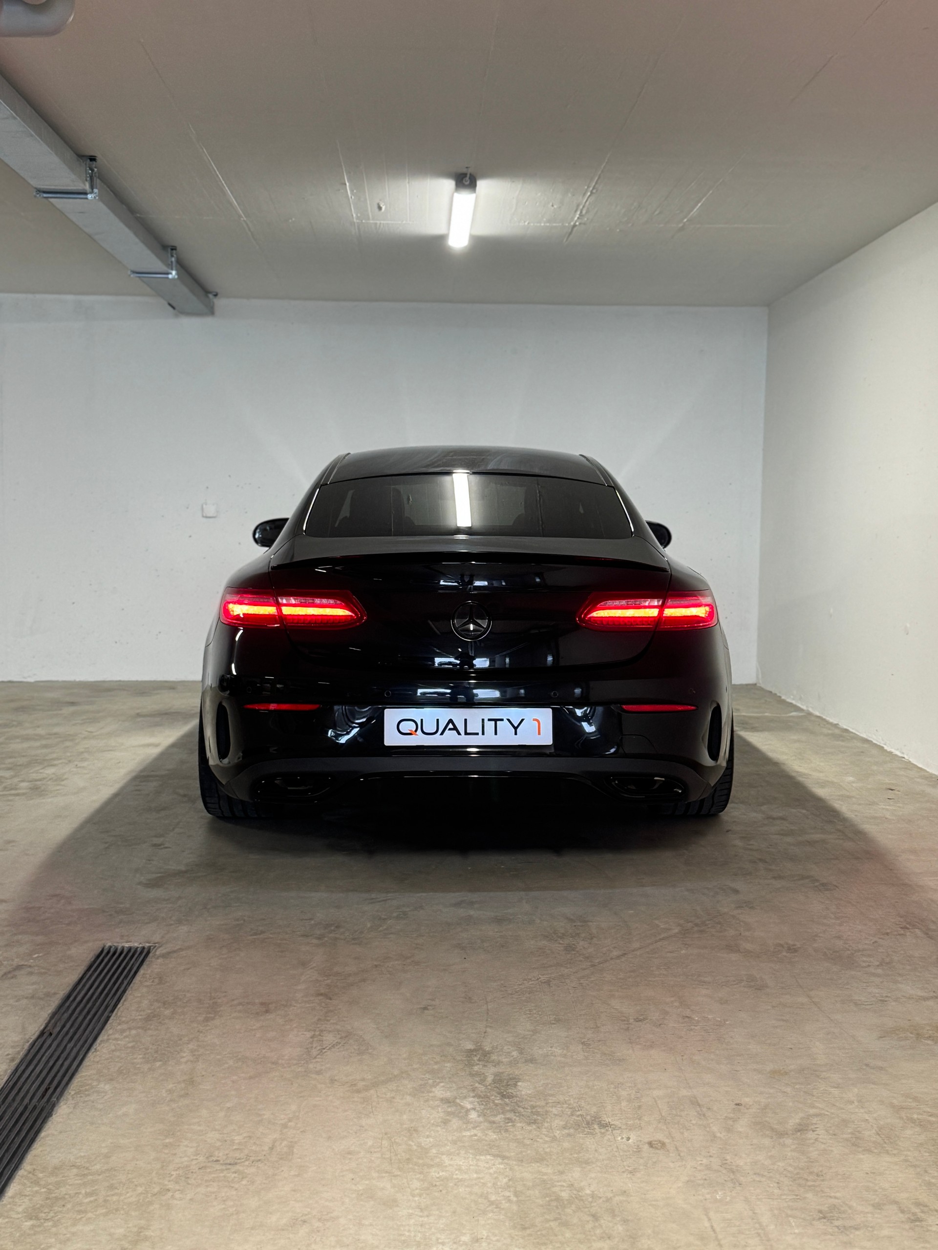 MERCEDES-BENZ E 200 Coupé AMG Line 4 Matic 9G-Tronic-image-4