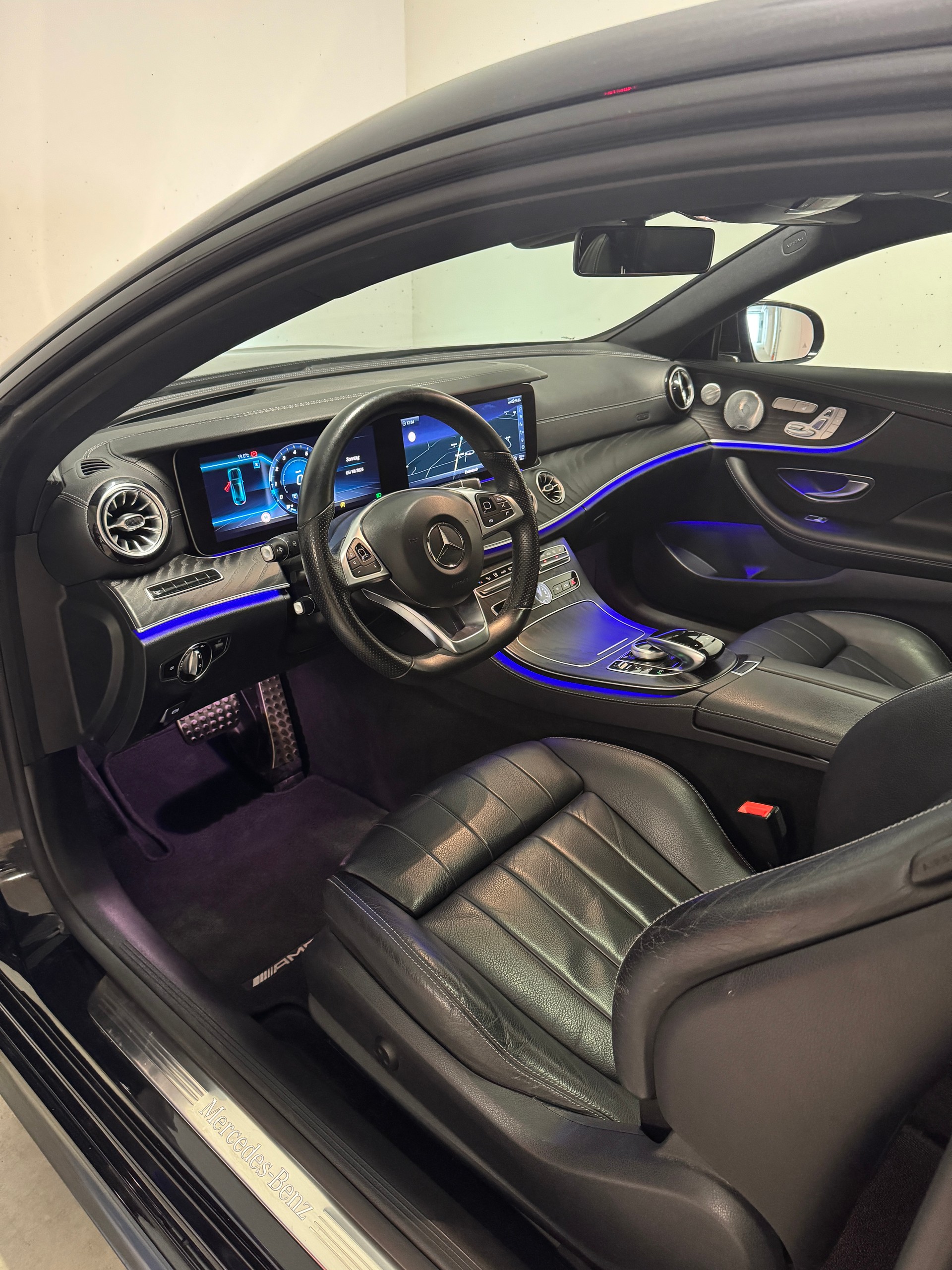 MERCEDES-BENZ E 200 Coupé AMG Line 4 Matic 9G-Tronic-image-8