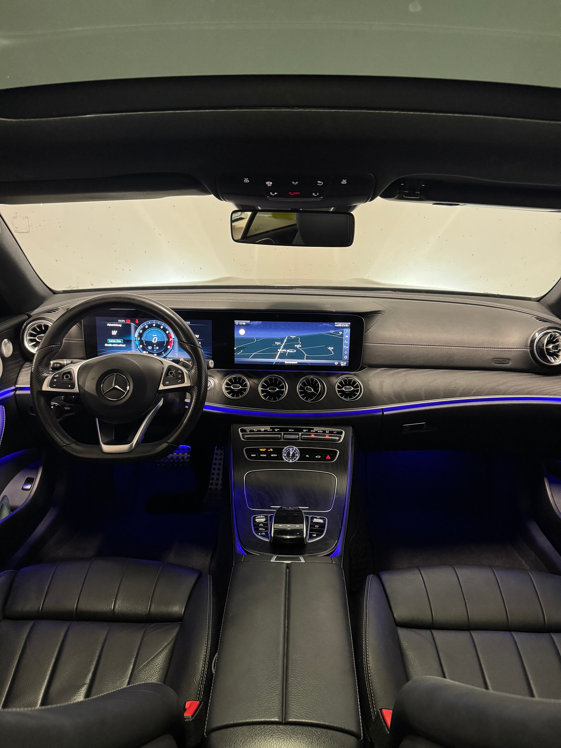 MERCEDES-BENZ E 200 Coupé AMG Line 4 Matic 9G-Tronic-image-11