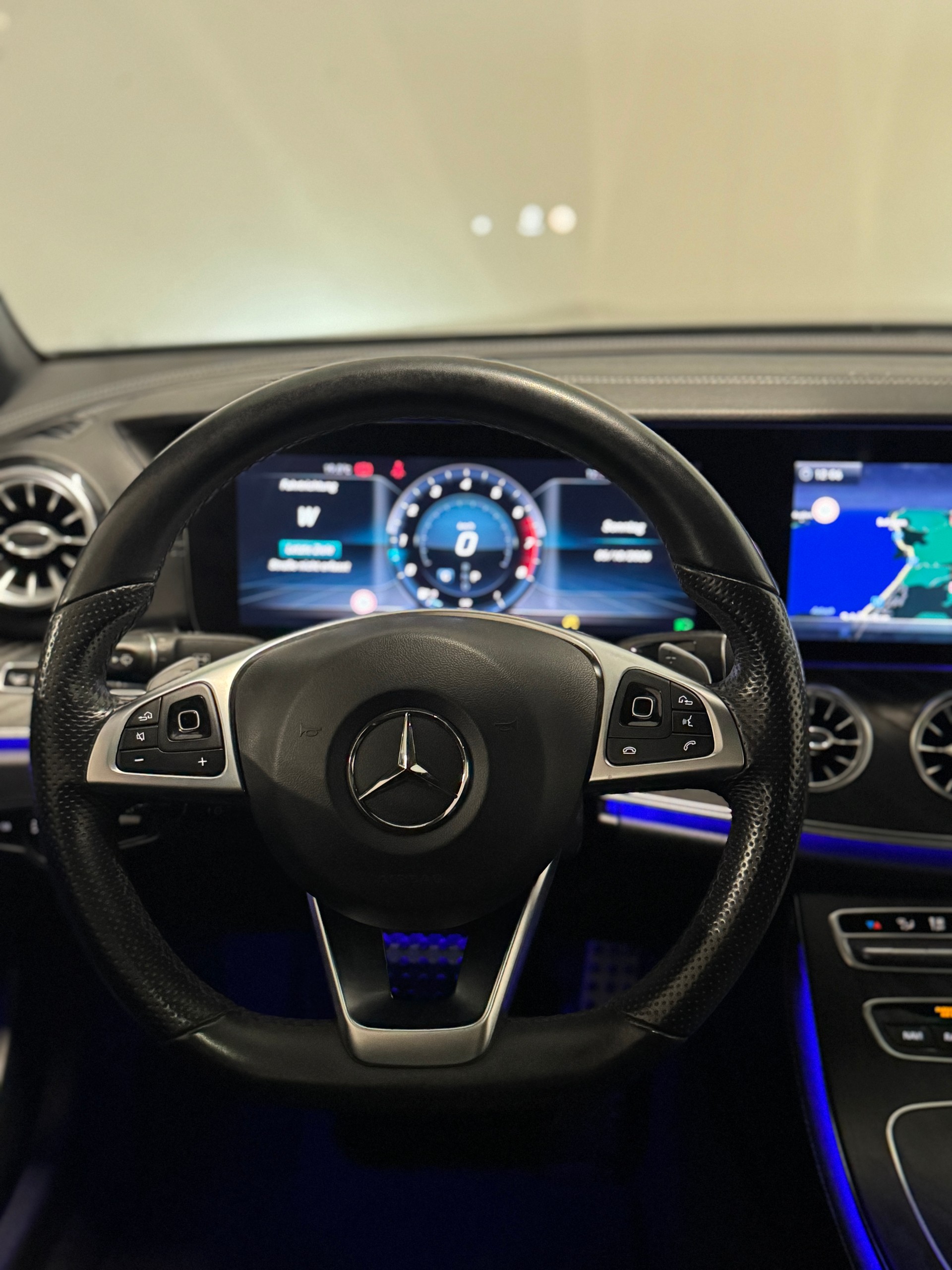 MERCEDES-BENZ E 200 Coupé AMG Line 4 Matic 9G-Tronic-image-12