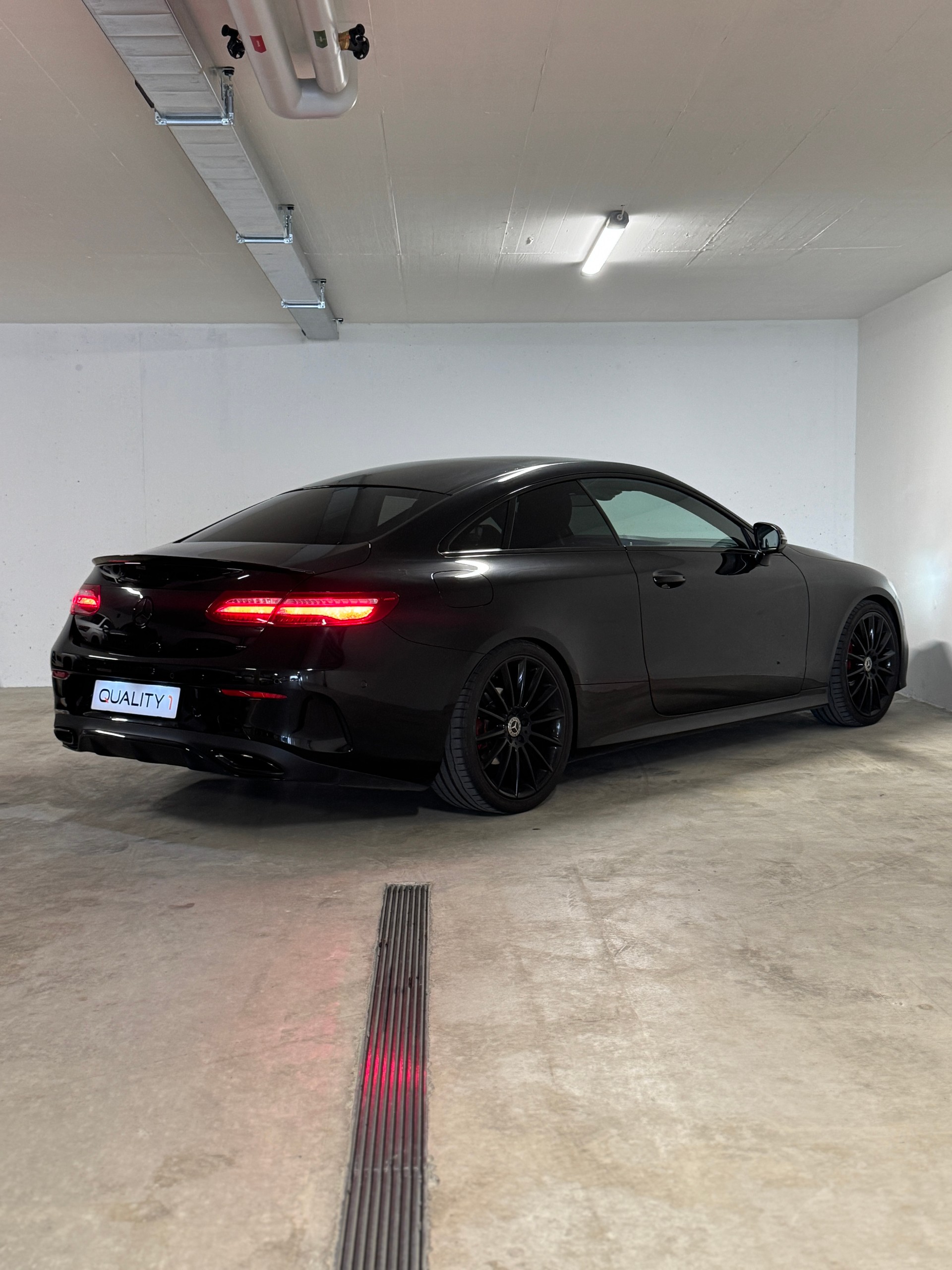MERCEDES-BENZ E 200 Coupé AMG Line 4 Matic 9G-Tronic-image-3