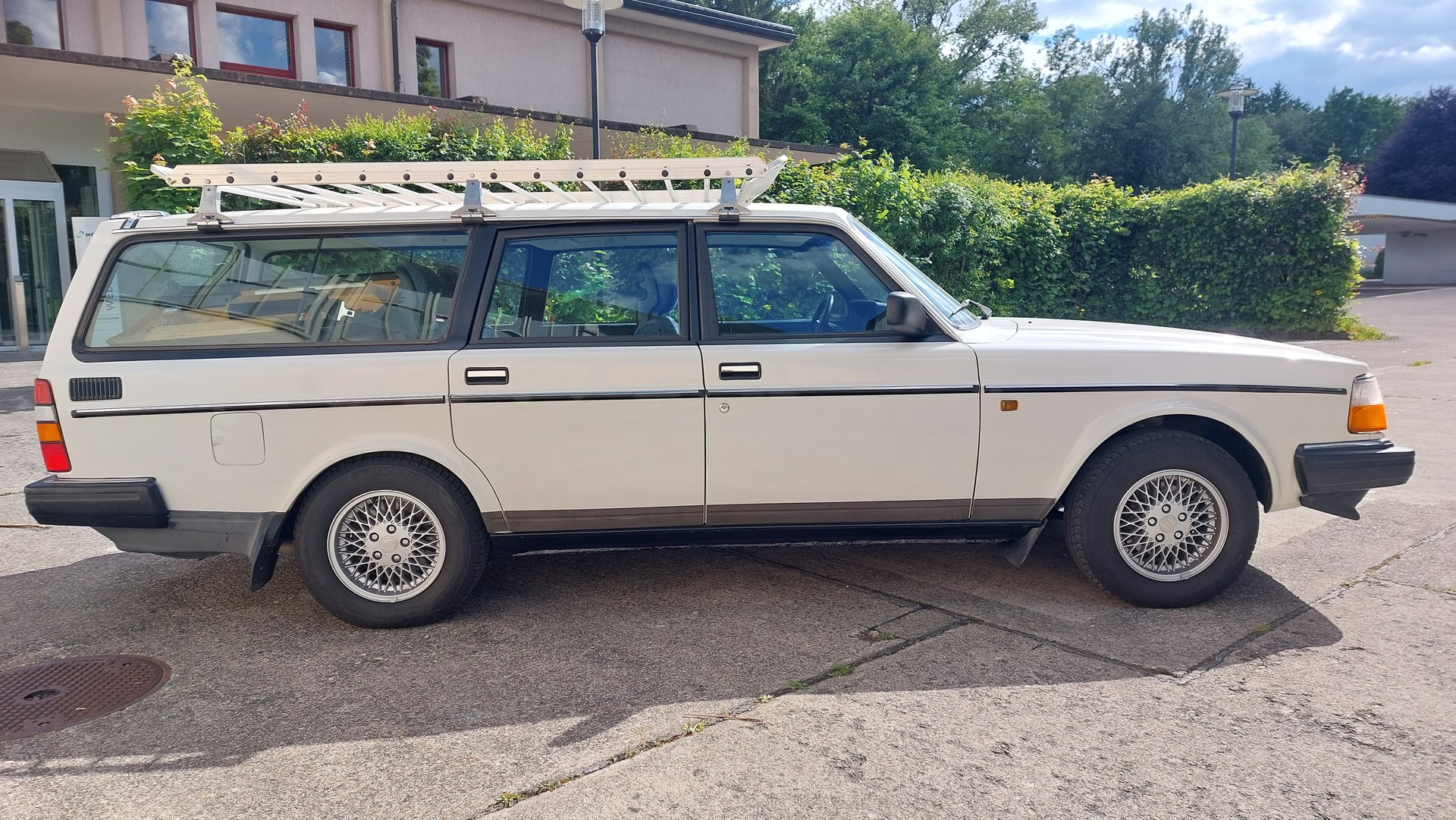 VOLVO 240 2.3 Classic-image-3