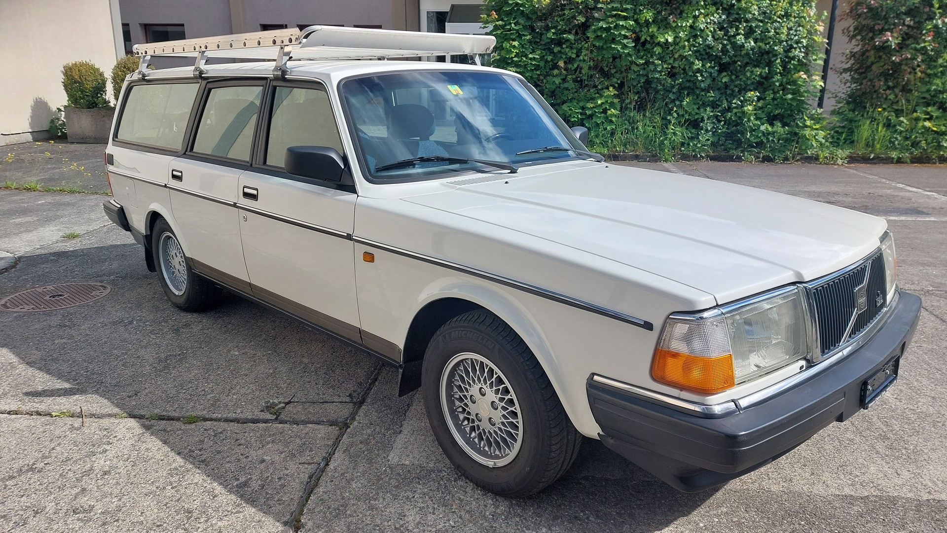 VOLVO 240 2.3 Classic-image-2