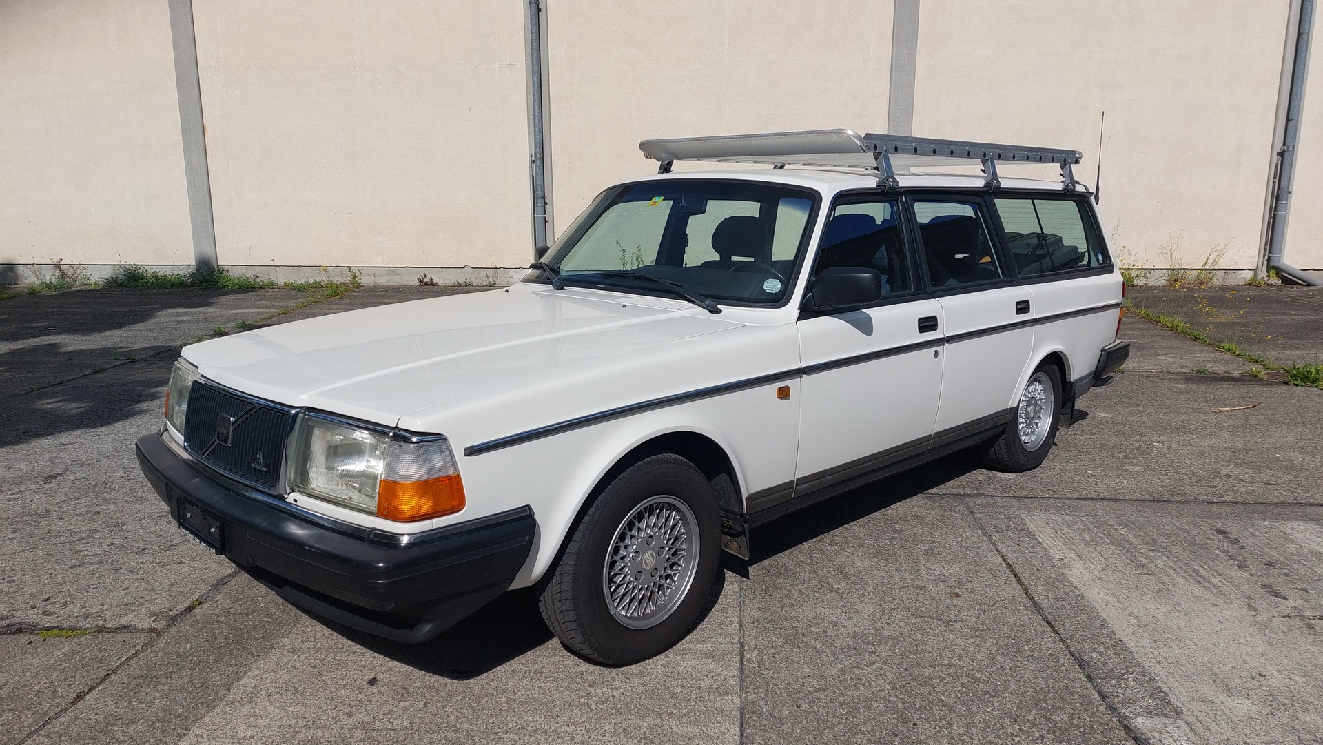 VOLVO 240 2.3 Classic