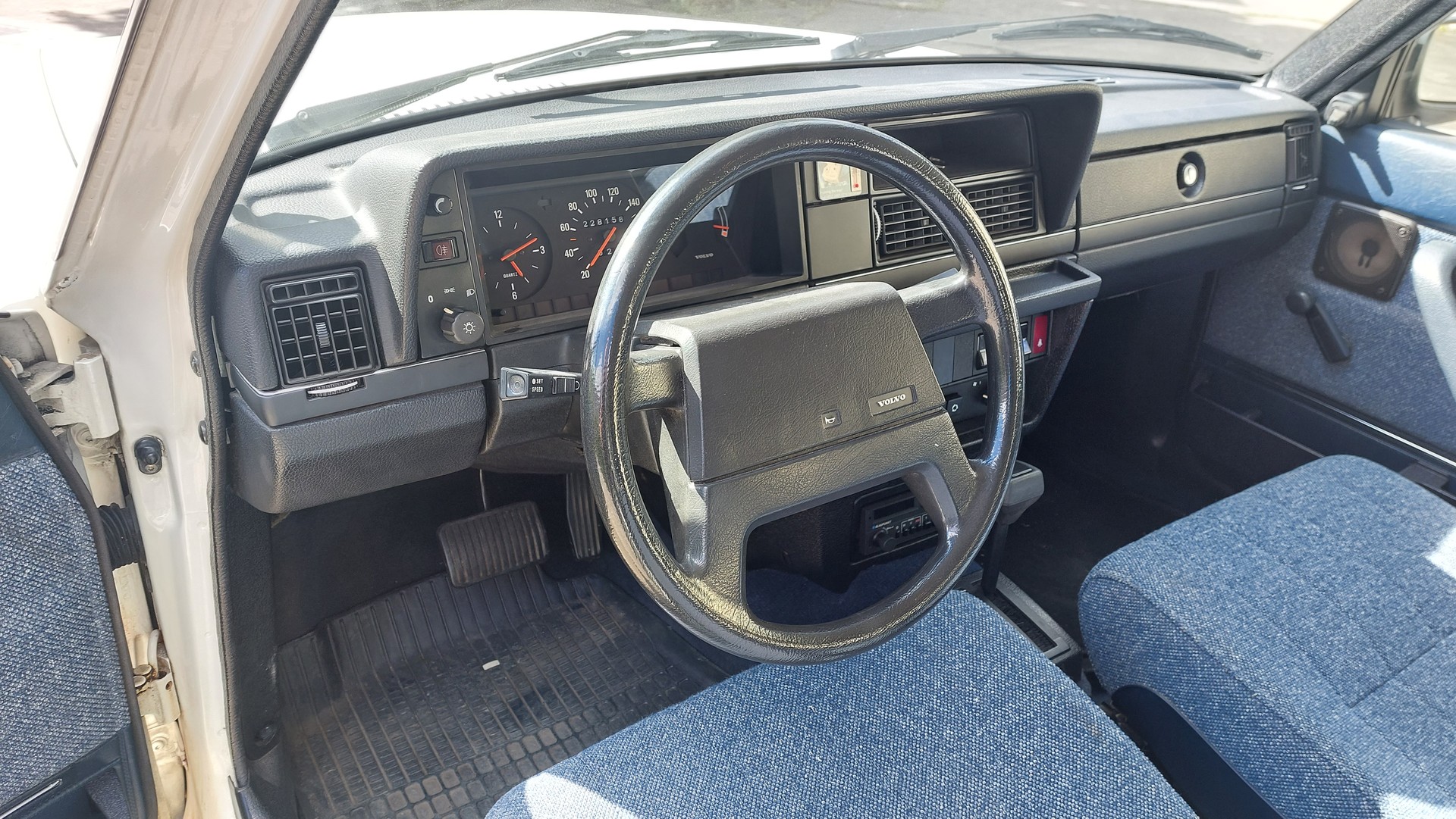 VOLVO 240 2.3 Classic-image-9