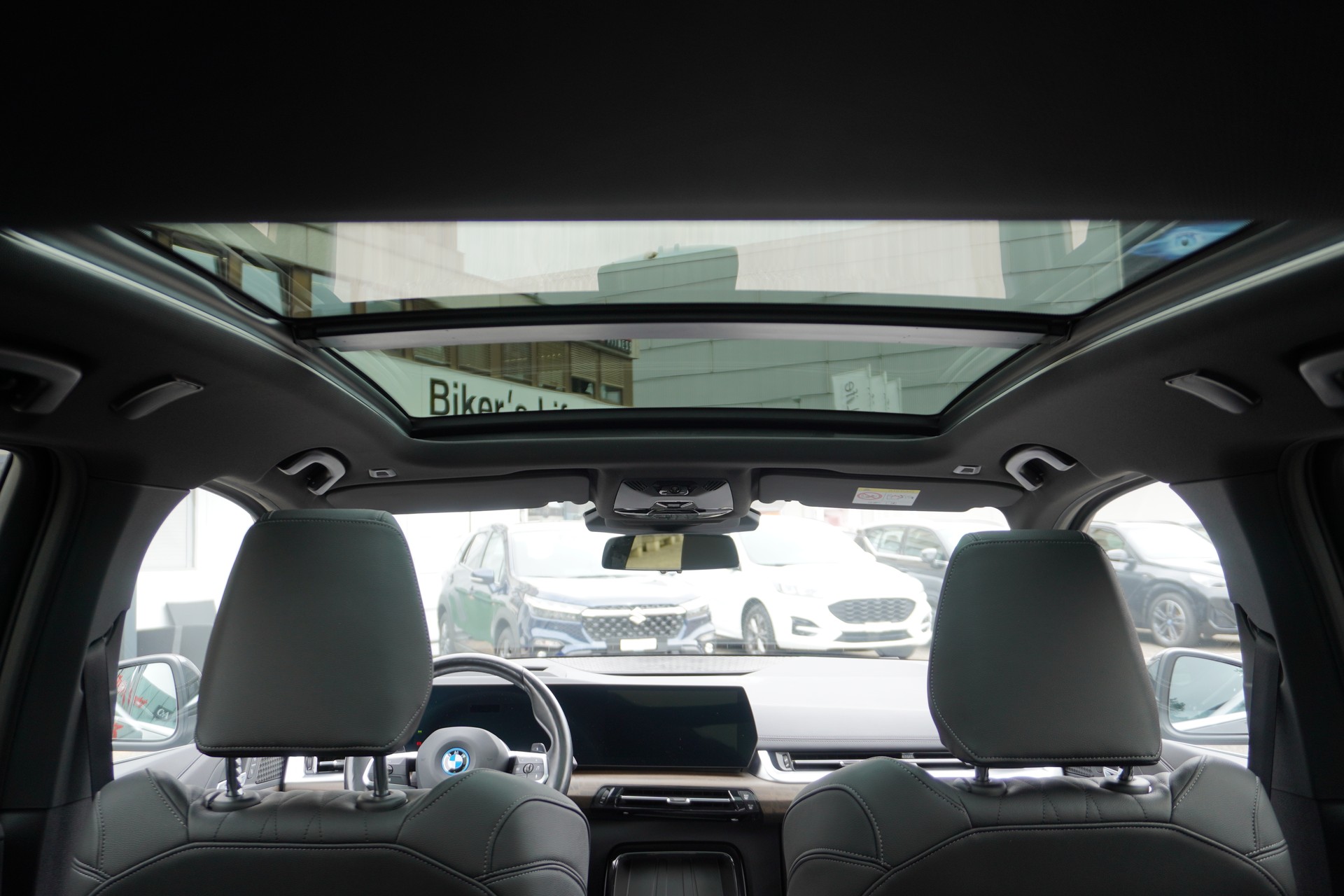 BMW 230e xDrive Active Tourer M Sport-image-12
