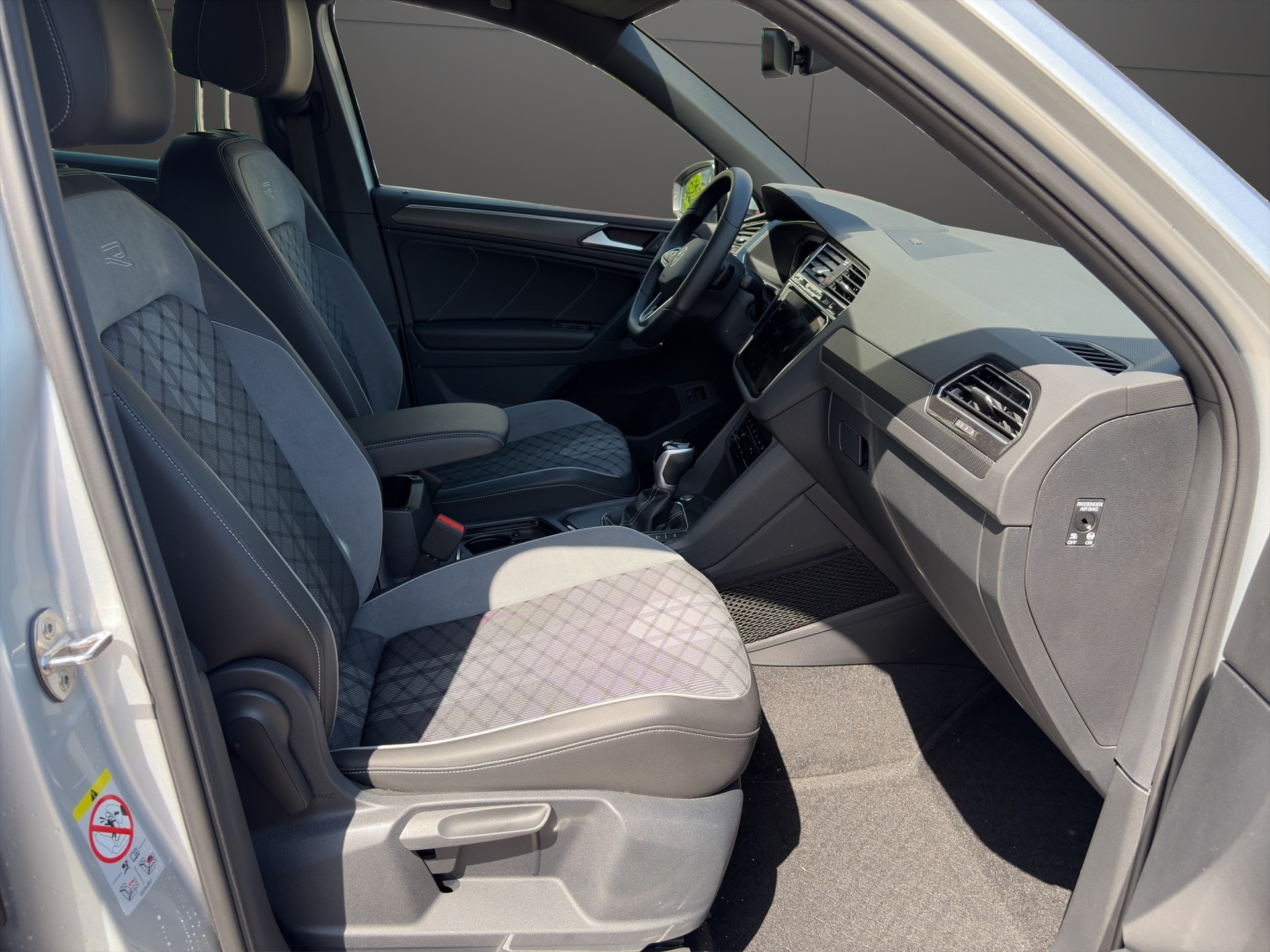 VW Tiguan 1.4TSI PHEV R-Line DSG-image-17