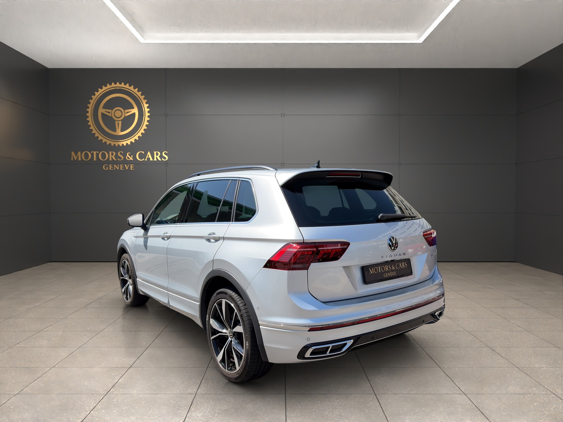 VW Tiguan 1.4TSI PHEV R-Line DSG-showroom-element-2