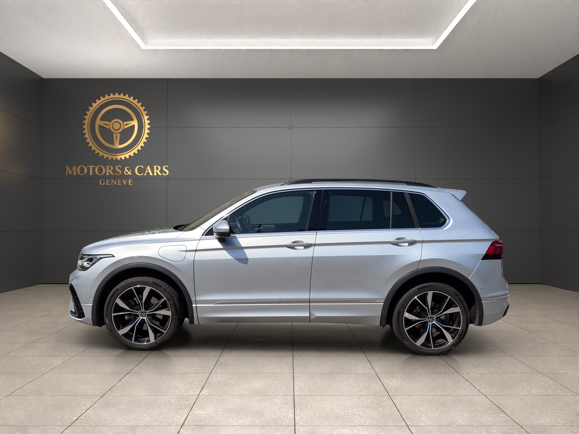 VW Tiguan 1.4TSI PHEV R-Line DSG-showroom-element-1