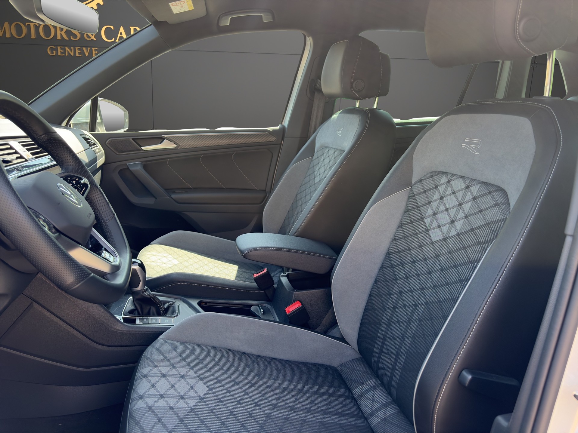 VW Tiguan 1.4TSI PHEV R-Line DSG-image-10