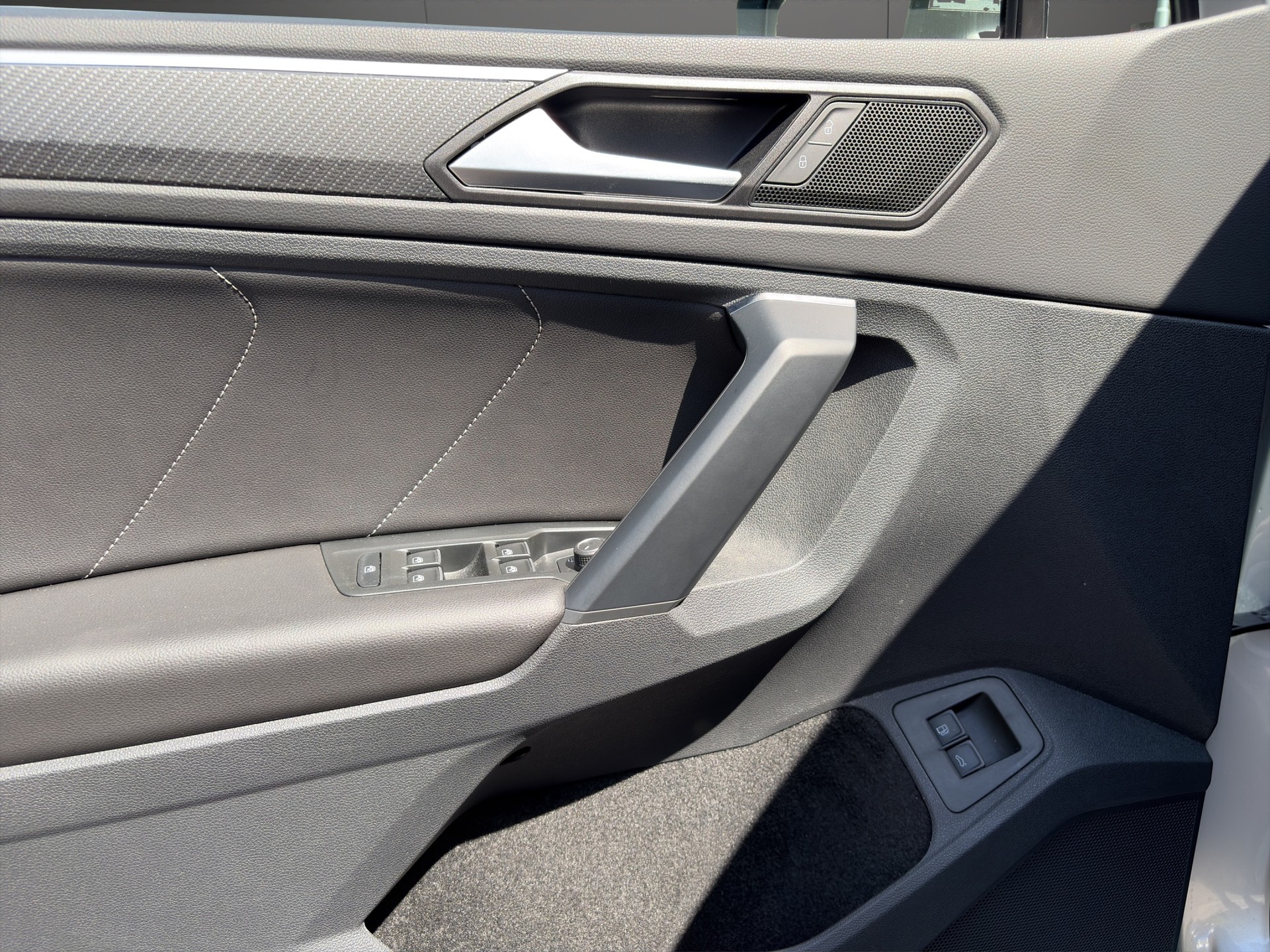VW Tiguan 1.4TSI PHEV R-Line DSG-image-11